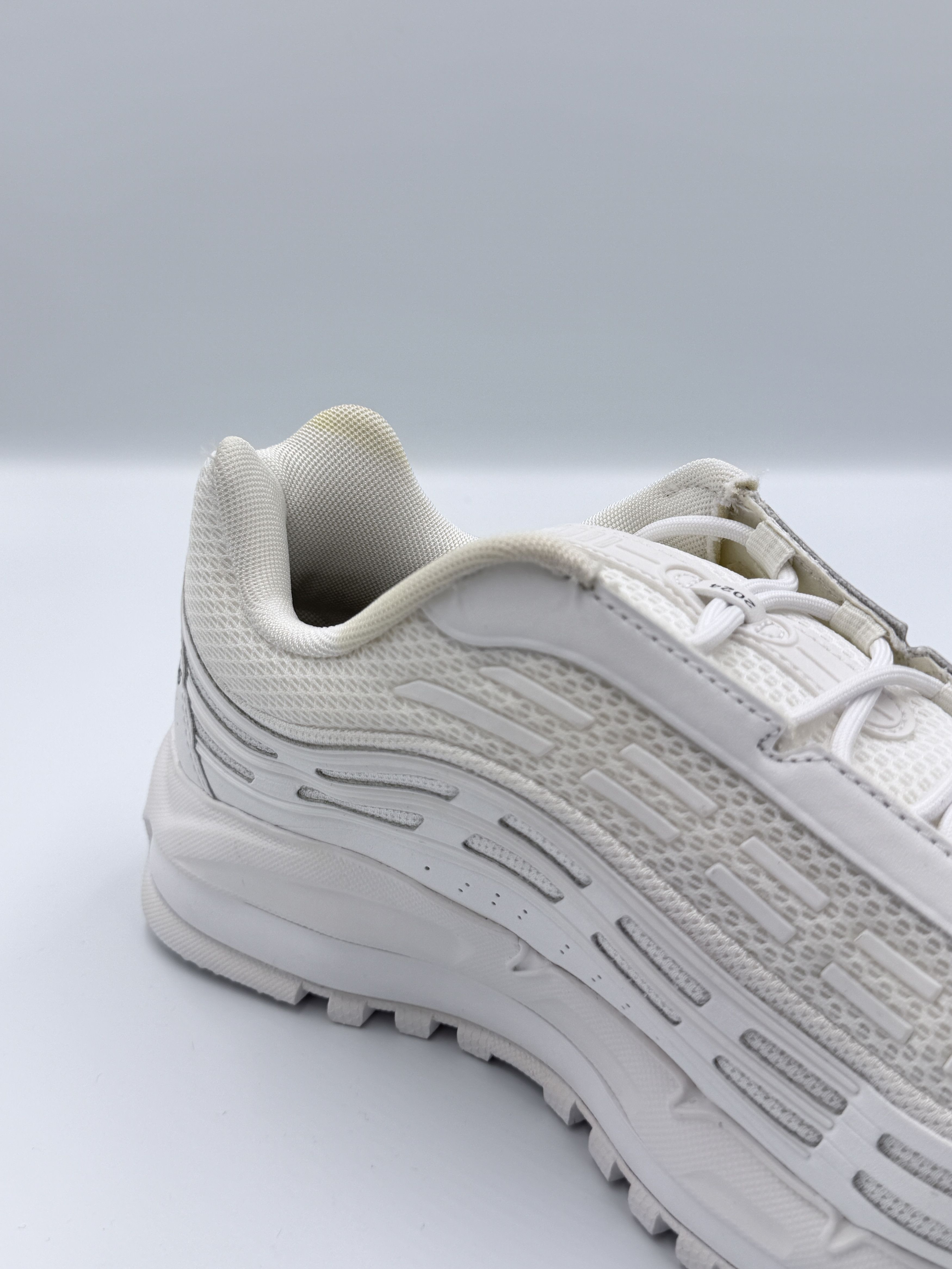 Comme des Garcons × Nike Comme des Garcons Nike Air Max TL 2.5 Summit White Size US 9 / EU 42 - 9 Thumbnail