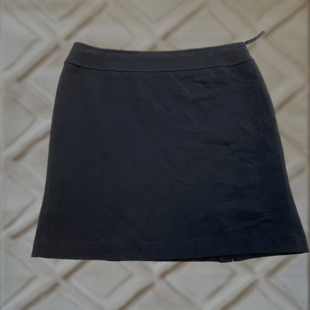 Vintage Tahari Skirt Womens 12 Petite Black Knee Length Solid Zip A-Line Size 34" / US 12 / IT 48 - 1 Thumbnail