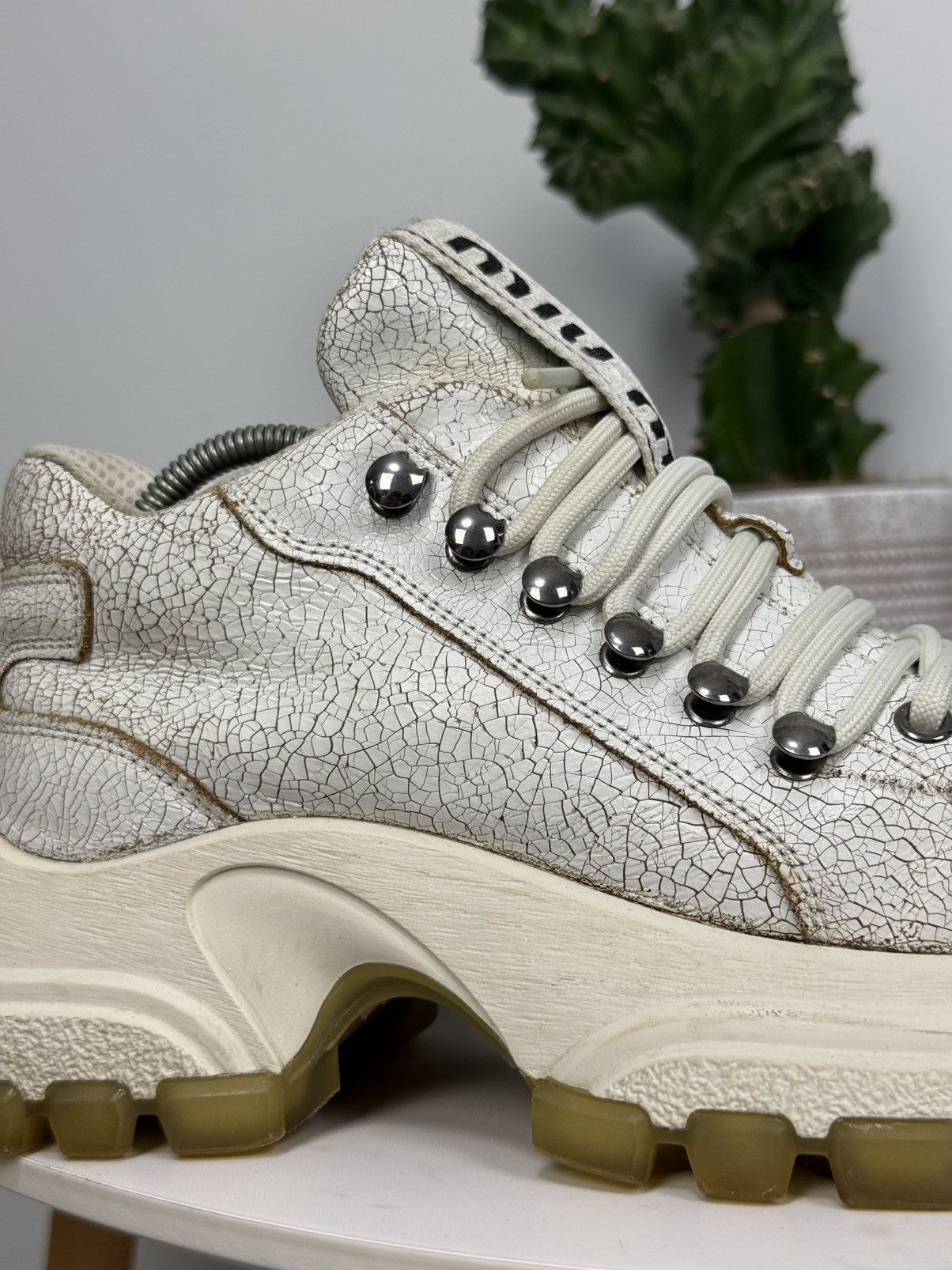 Miu Miu Miu Miu Damen Cracked Leather Chunky Sneakers White EU 37 Size US 7.5 / IT 37.5 - 8 Thumbnail
