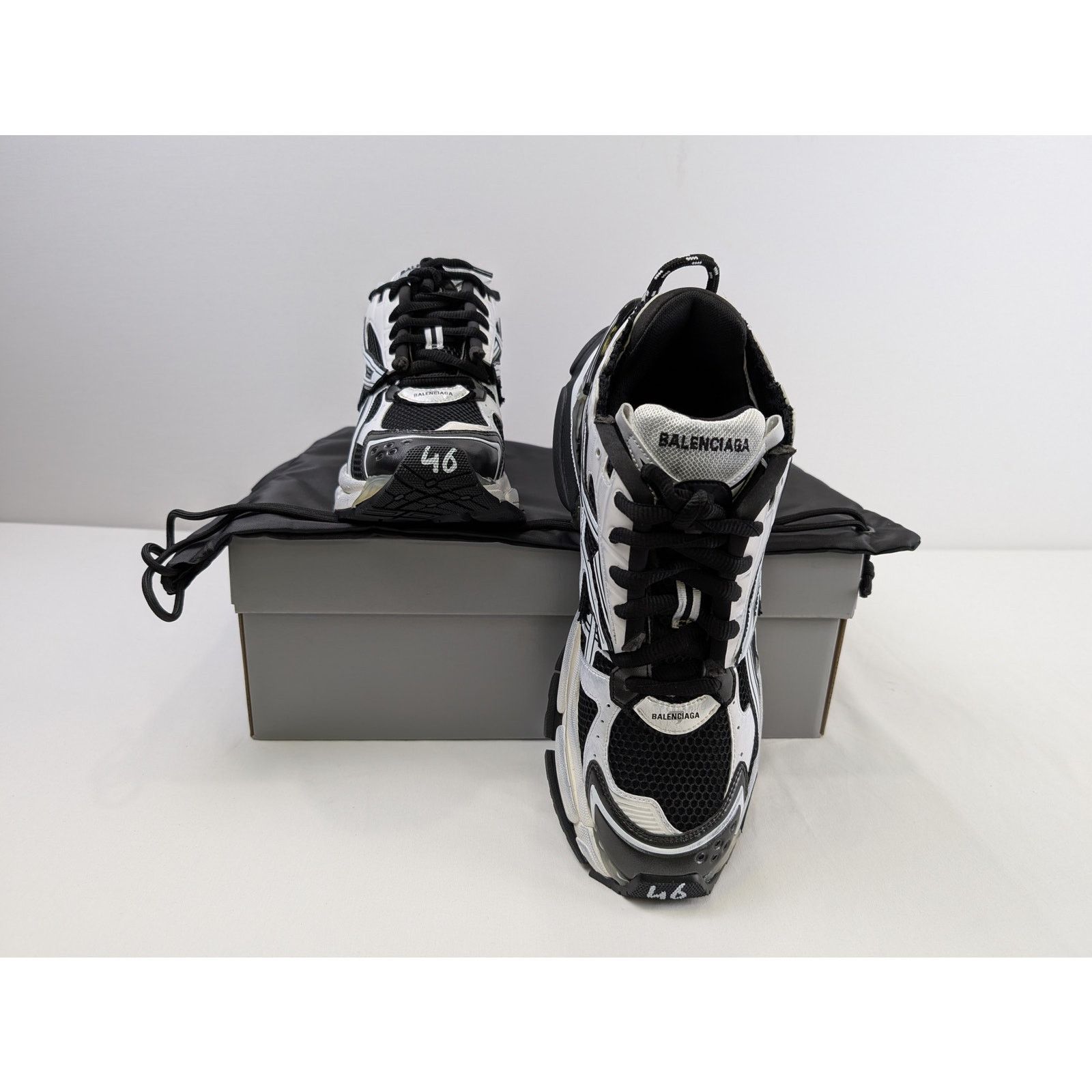 Balenciaga o1rshd1 Mesh Rubber Runner Sneakers in White/Black Size US 13 / EU 46 - 16 Thumbnail