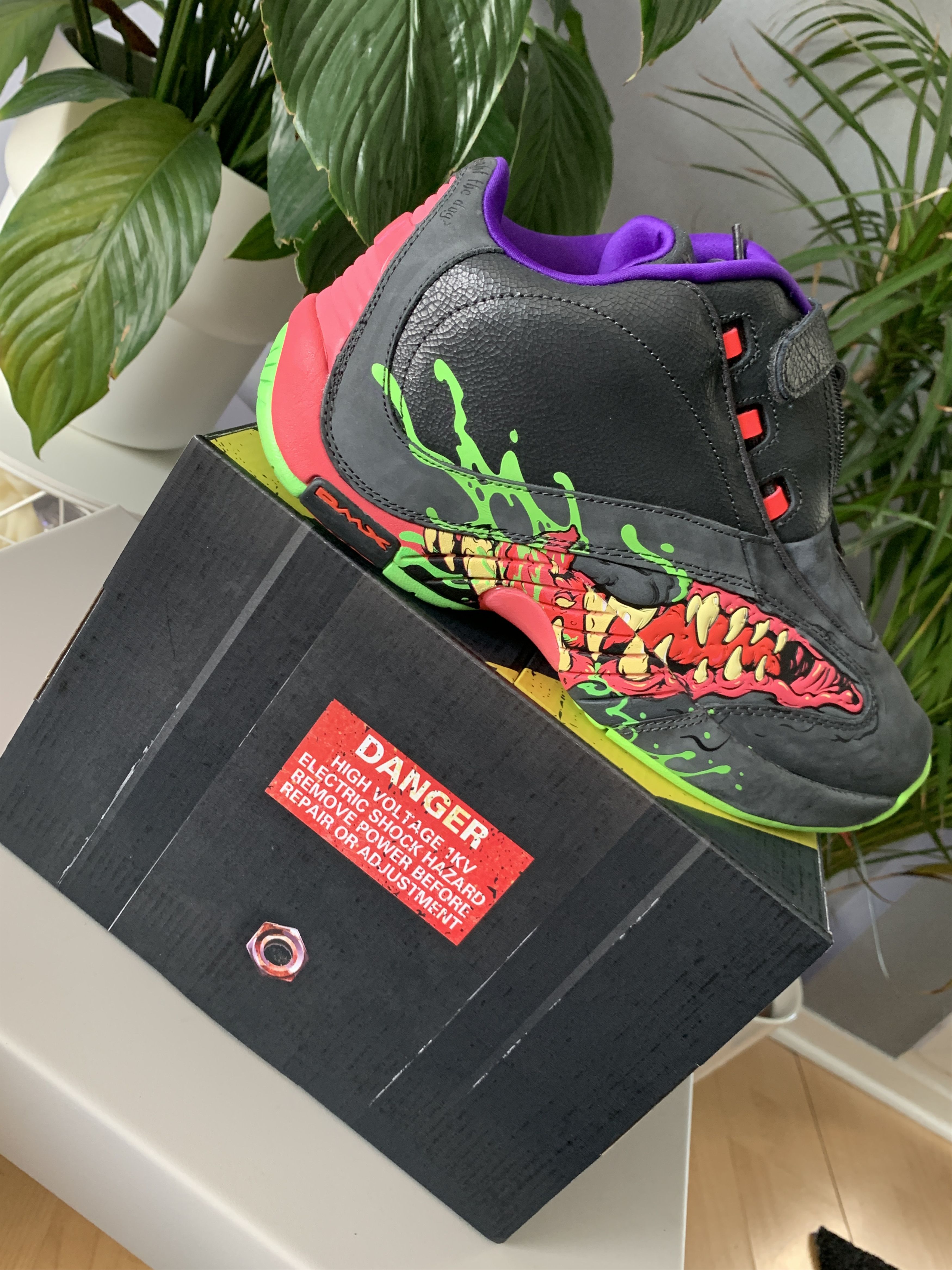 Reebok reebok x ghostbusters answer IV size 10.5 Size US 10.5 / EU 43-44 - 19 Thumbnail