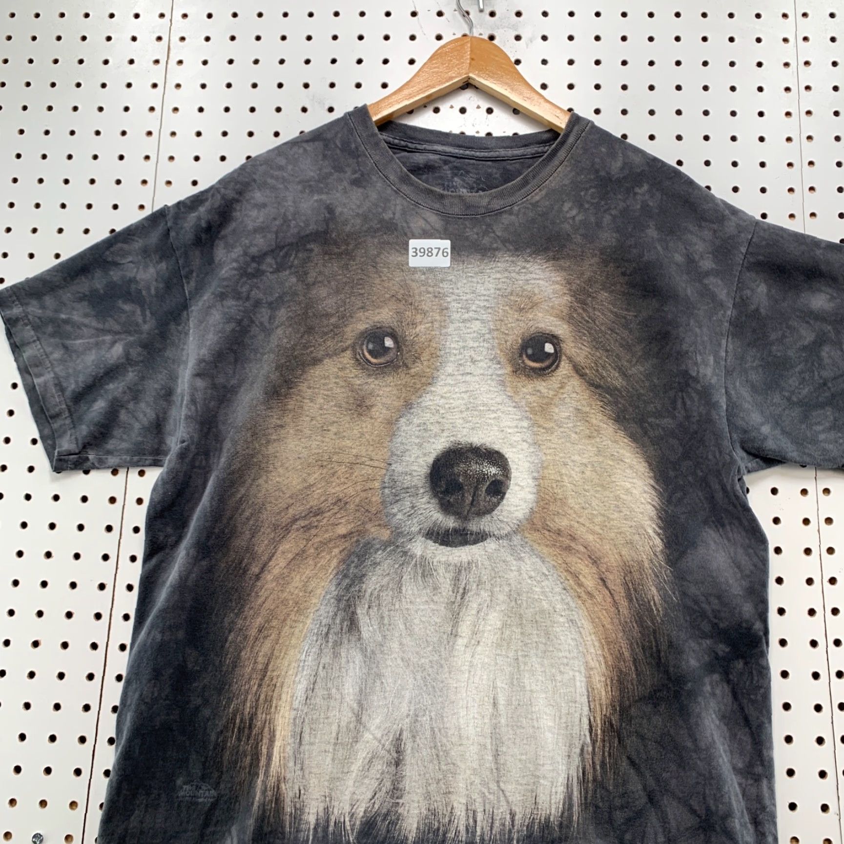 The Mountain VINTAGE The Mountain Shirt Mens L Gray Tie Dye Dog 22x31.5 Shetland Sheepdog Size US L / EU 52-54 / 3 - 6 Thumbnail