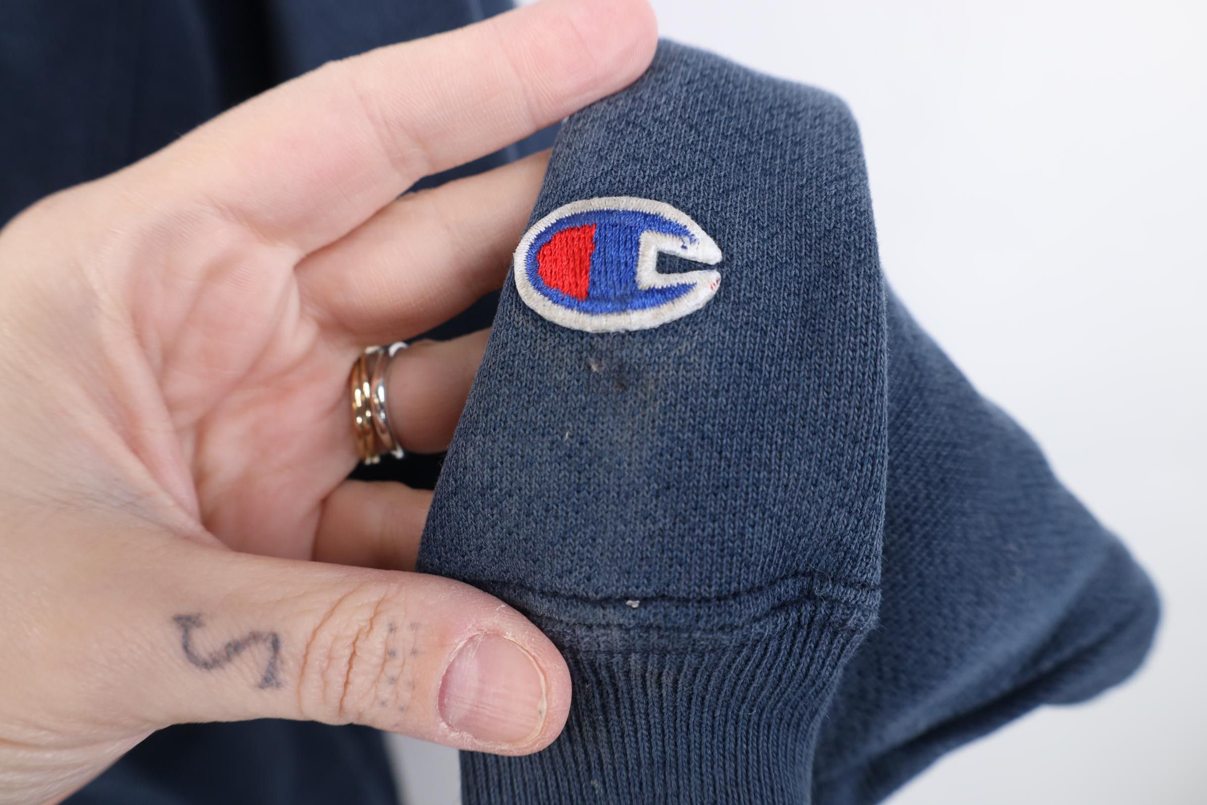 Champion Vintage 90s Champion Reverse Weave Medallion Sweatshirt Blue Size US XXL / EU 58 / 5 - 8 Thumbnail