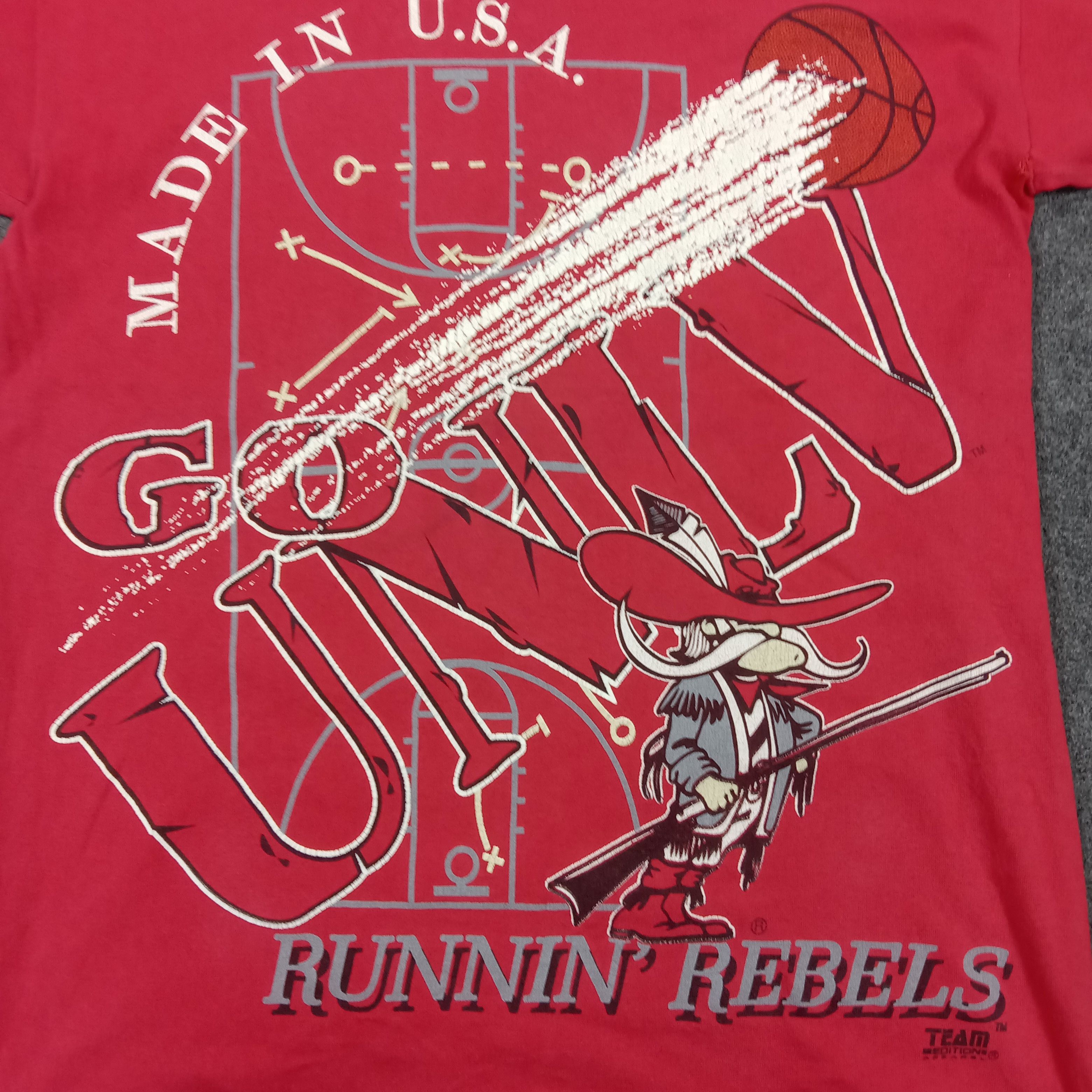 Vintage VINTAGE 90's UNLV Runnin' Rebels Tshirt C276N66 Size US L / EU 52-54 / 3 - 2 Thumbnail