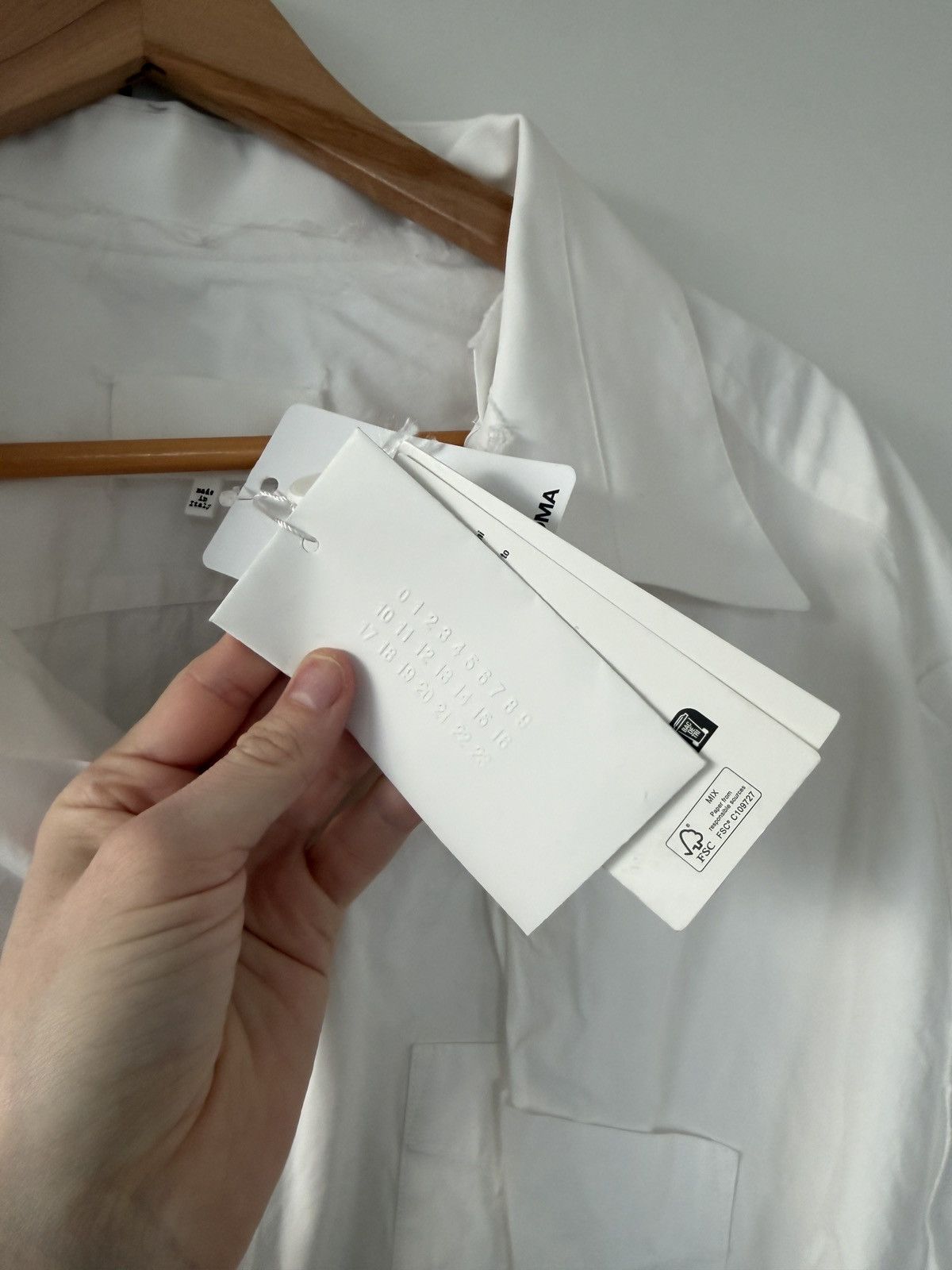 Maison Margiela BNWT Blank Label Oversized Frayed Pleated Shirt White 50 Size US L / EU 52-54 / 3 - 12 Thumbnail