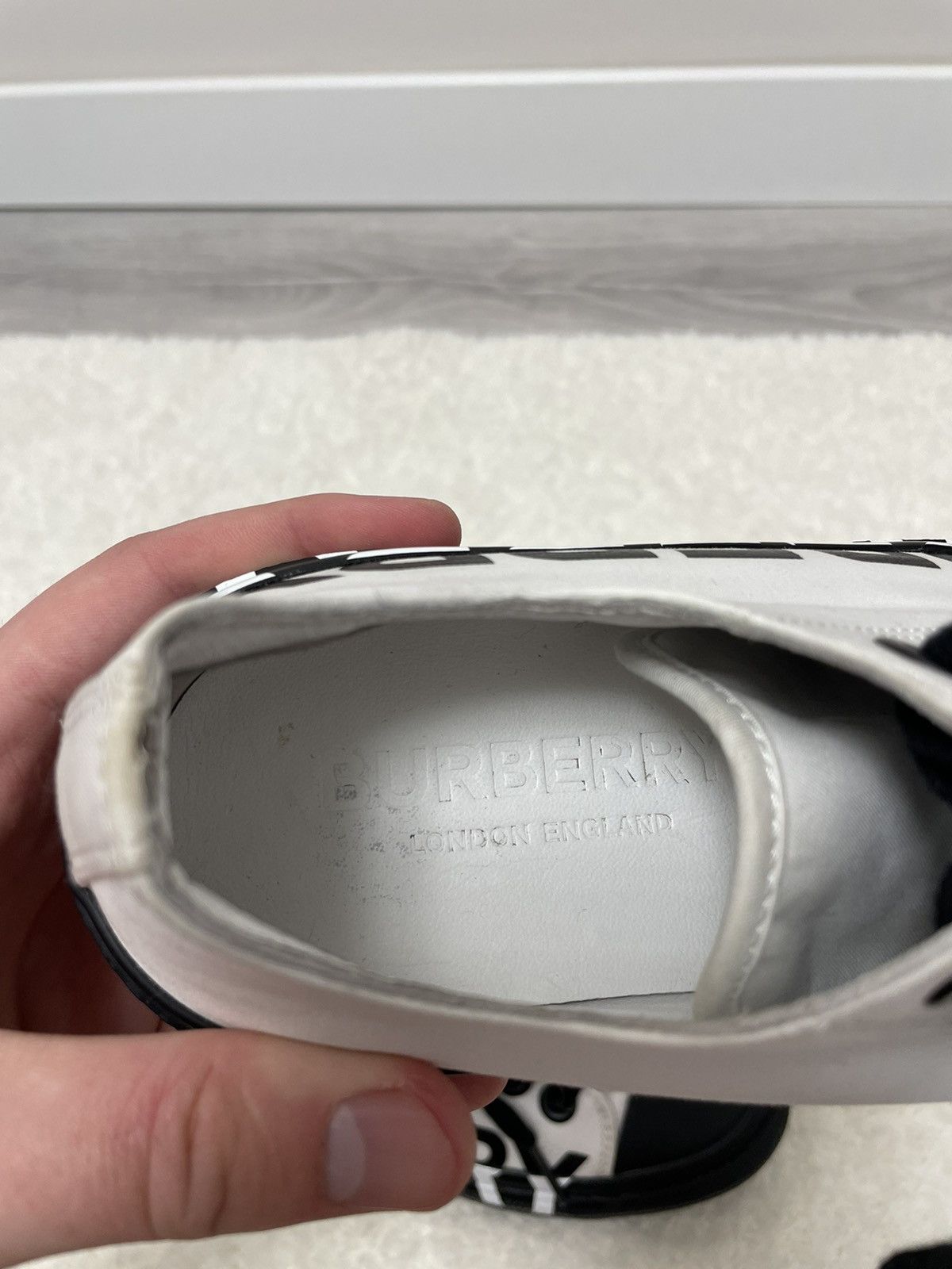 Burberry Burberry White Black Larkhall Logo Sneakers shoes 36 eu Size US 6 / IT 36 - 10 Thumbnail