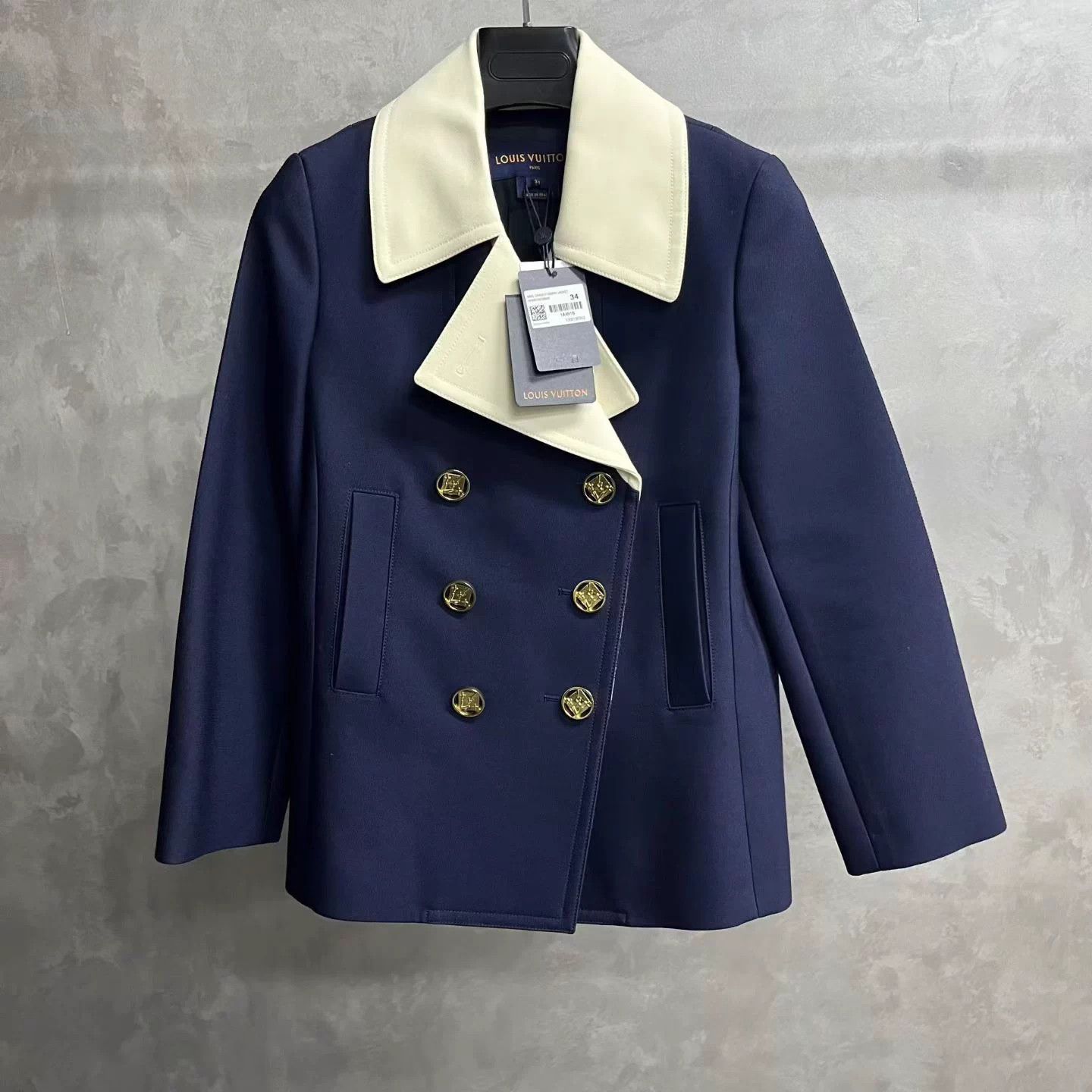 Louis Vuitton Louis Vuitton double-breasted lapel long-sleeved jacket Size S / US 4 / IT 40 - 1 Thumbnail