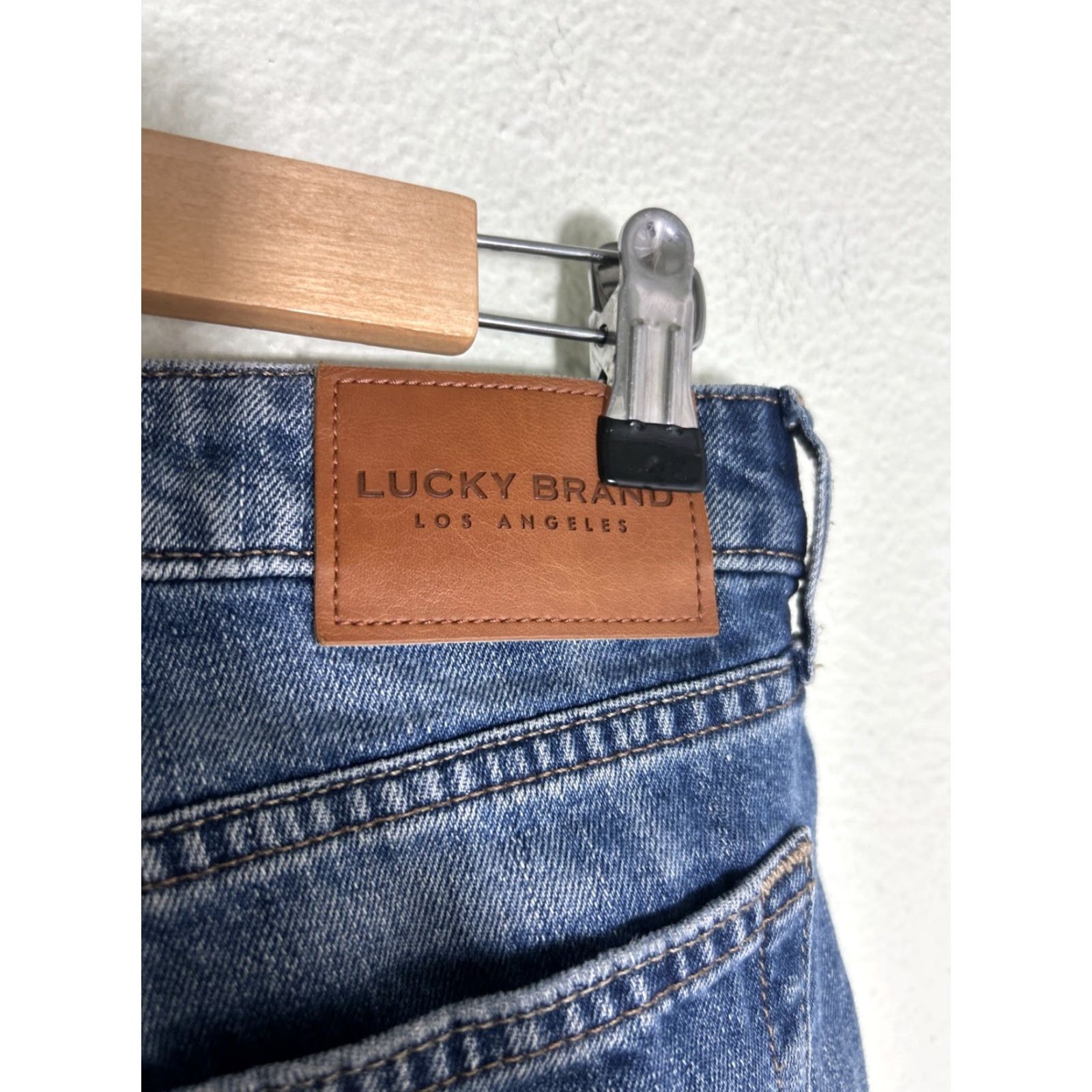 Lucky Brand Lucky Brand Womens The Cutoff Jean Shorts Medium Wash 28x3 Size 0 Womens Boyfriend Casual Denim Shorts Size 25" / US 0 / IT 36 - 5 Thumbnail