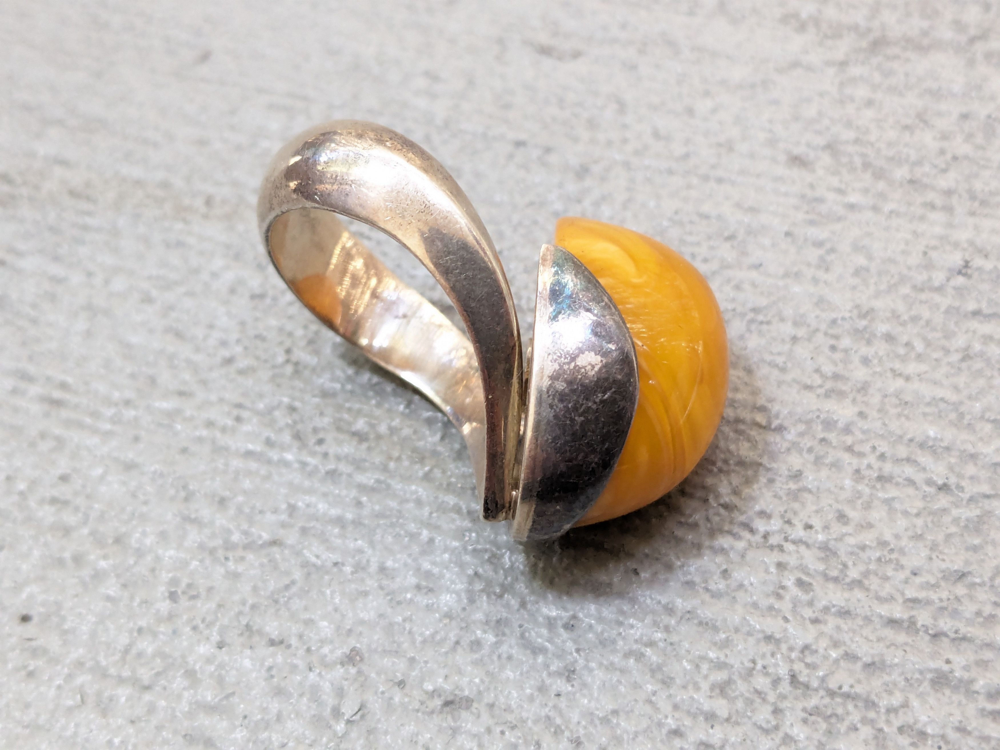 Jewelry Vintage Sterling Silver Ring Amber Size 9.25 Modern Size ONE SIZE - 8 Thumbnail