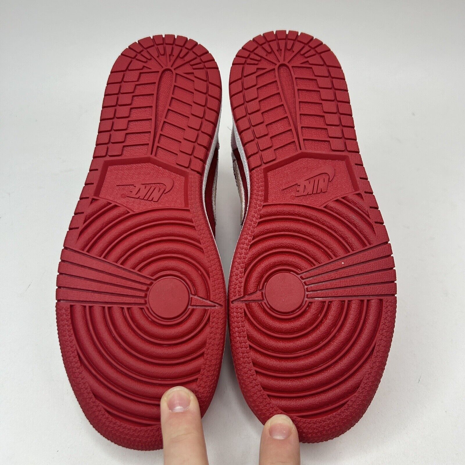 Jordan Brand Nike Air Jordan 1 Mid Premium “Valentine's Day” 2023 Size US 5.5 / IT 35.5 - 7 Thumbnail