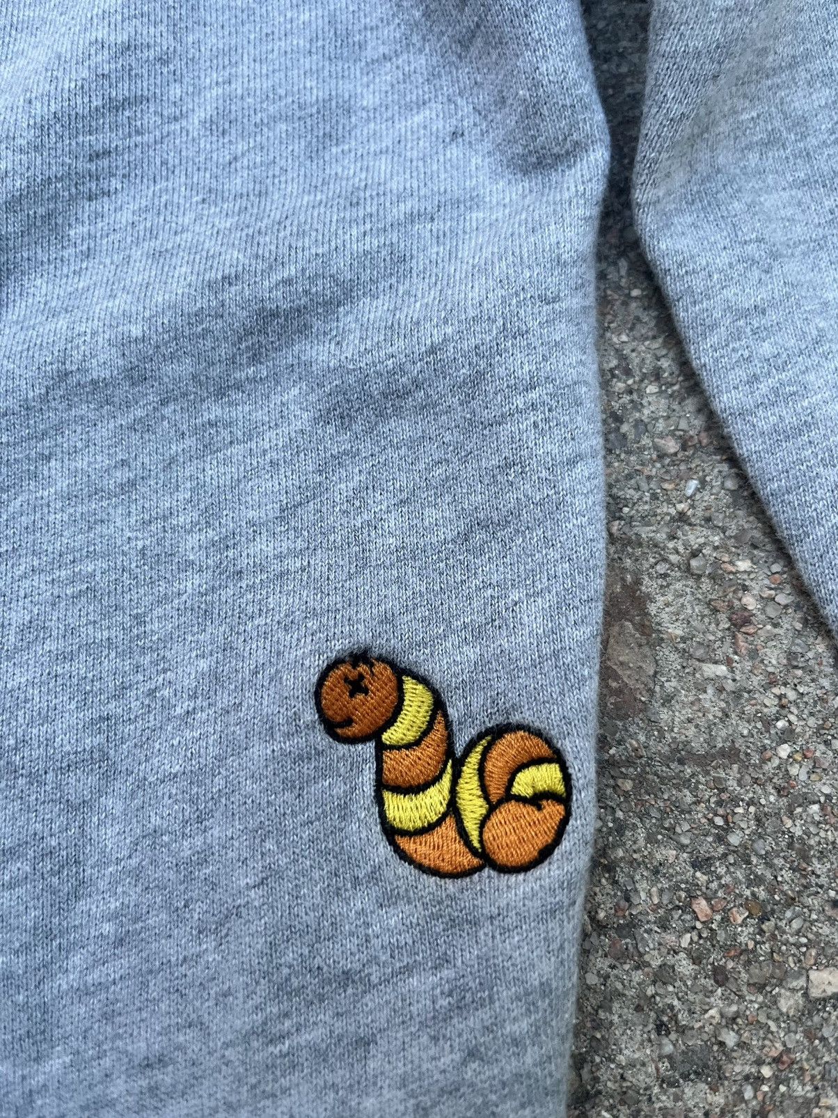 Kaws × Uniqlo Kaws x Uniqlo Sesame Street Grey Sweater Size US M / EU 48-50 / 2 - 5 Thumbnail