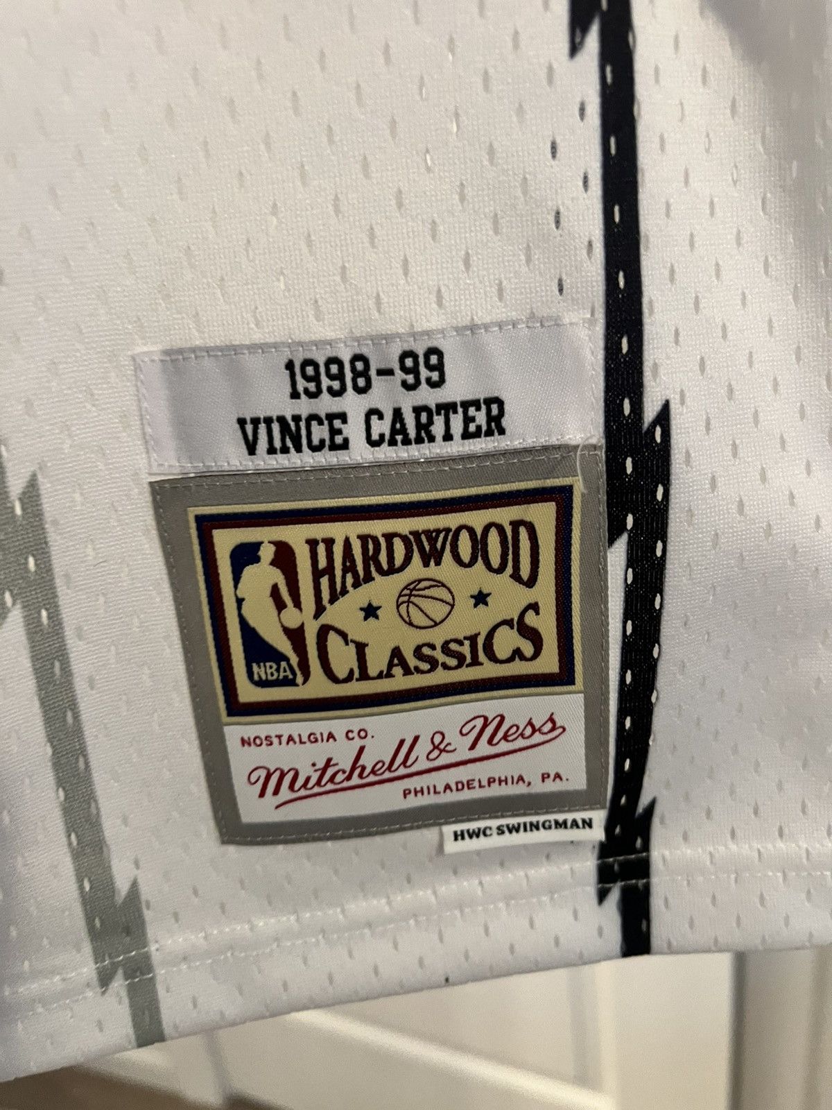 NBA Vintage Toronto Raptors Jersey - Vince Carter - 1998-99 Size US M / EU 48-50 / 2 - 3 Thumbnail