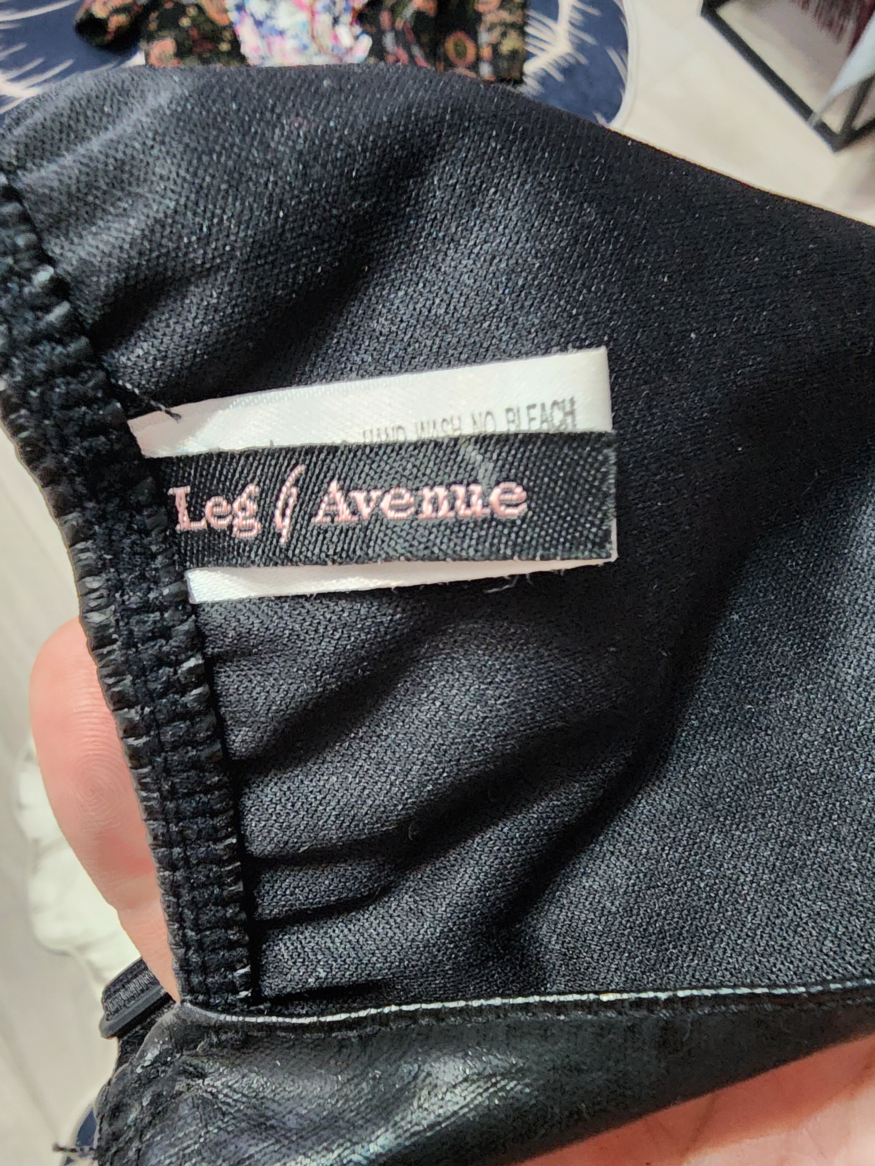 Other Black women's faux leather suit. Size M / US 6-8 / IT 42-44 - 9 Thumbnail