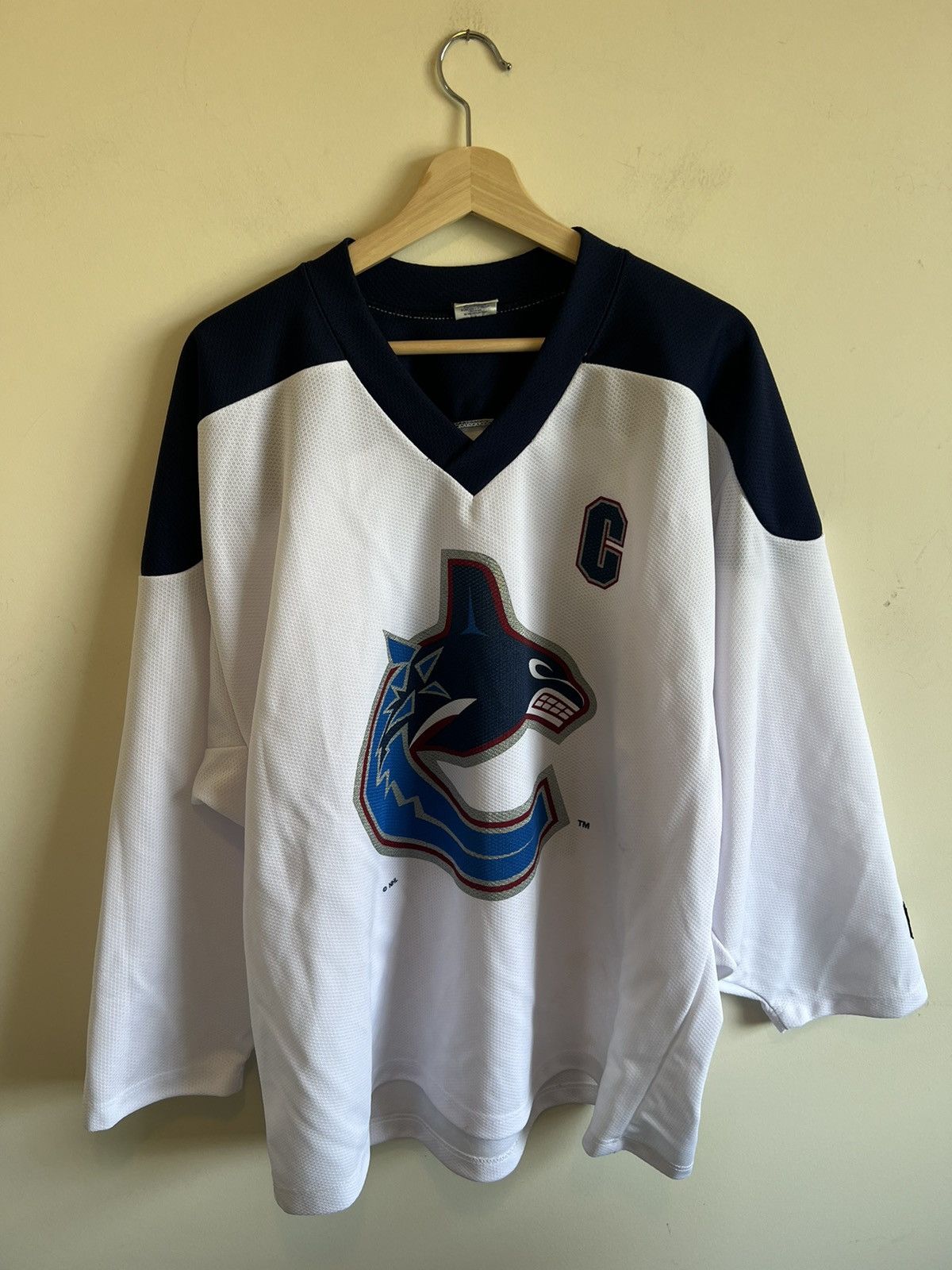 Starter × Vintage 1990s Starter Vintage Vancouver Canucks Hockey Jersey NHL Size US XL / EU 56 / 4 - 2 Thumbnail