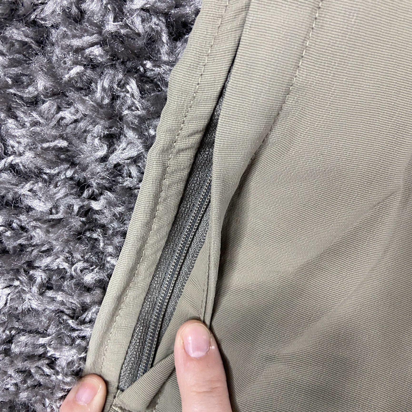 Vintage REI Pants Chino Mens 32x29 Beige Regular Inseam 29 Outdoor Outdoor Pants with Small Imperfections Size US 32 / EU 48 - 7 Thumbnail