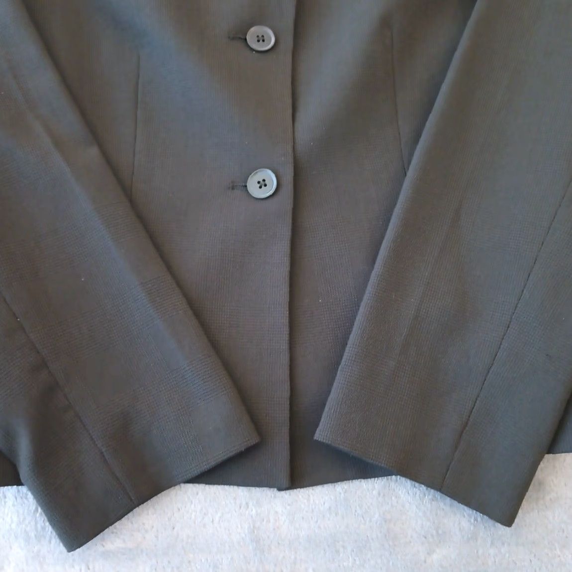 Vintage Madison & Max Blazer Womens 6P Green Plaid Two-Button Polyester Blend Jacket Short Notch Lapel Lined Buttonless Sleeve Single-Breasted Pants Suit Size M / US 6-8 / IT 42-44 - 4 Thumbnail