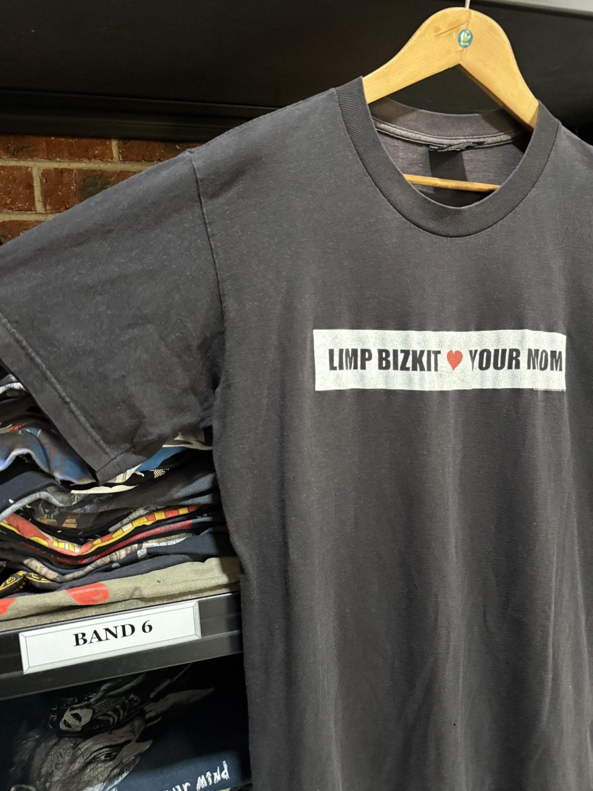 Band Tees Thrashed Vintage Limp Bizkit Love Your Mom Box Logo Grunge T Size US L / EU 52-54 / 3 - 6 Thumbnail