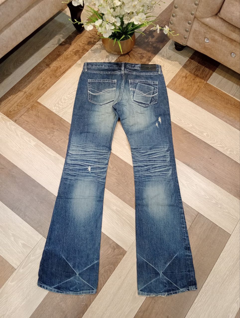 Japanese Brand JAPANESE CAVARIA STUDDED FLARED DISTRESSED JEANS - SIZE 44 Size US 32 / EU 48 - 8 Thumbnail