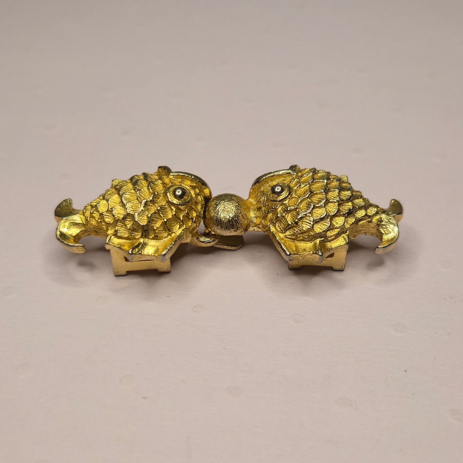 The Unbranded Brand Vintage Mimi Di N Signed Gold Tone Fish Belt Buckle Size ONE SIZE - 9 Thumbnail