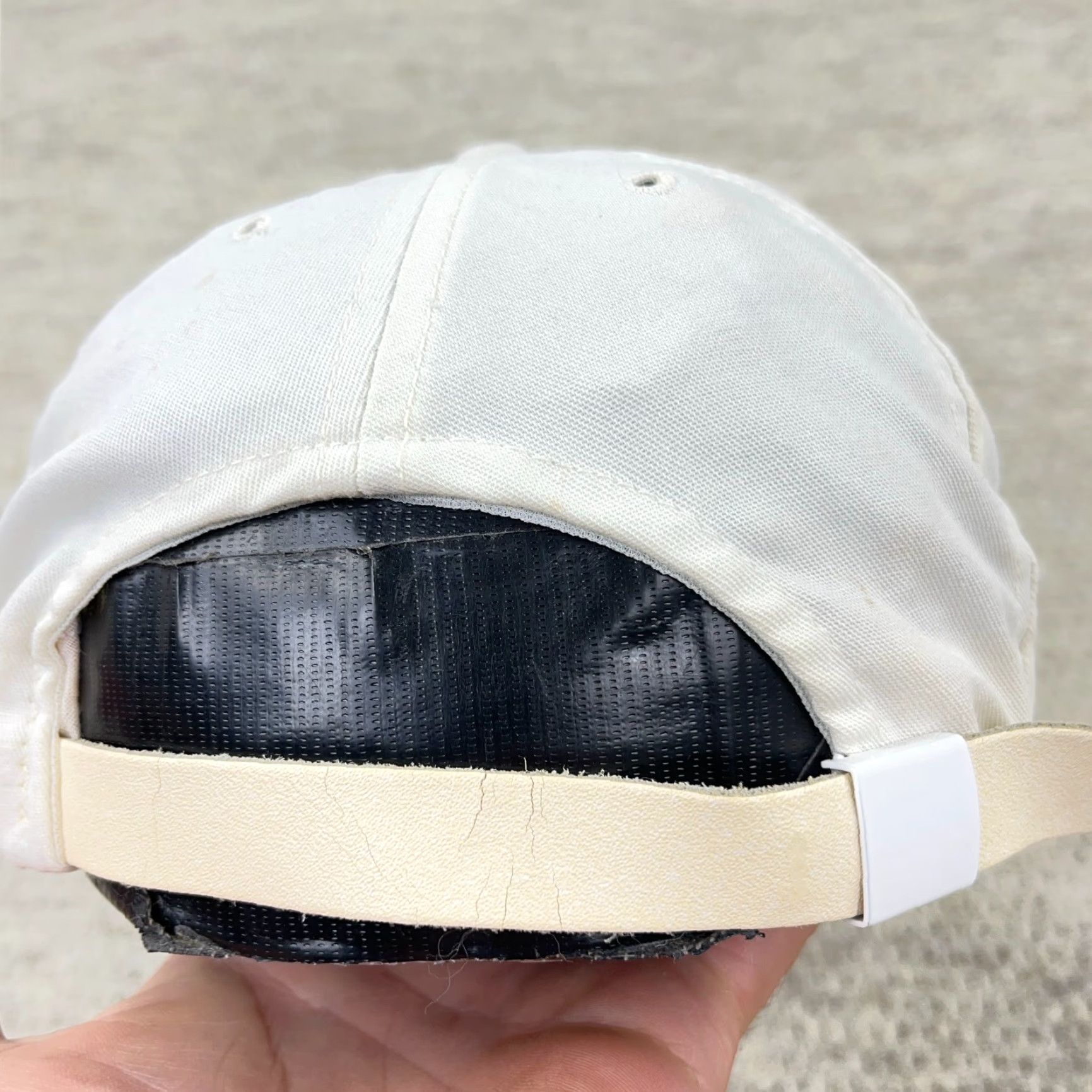 Disney VINTAGE Disney Mickey Mouse Hat Cap Adjustable Strap Back 90s Casual Adult One Size White Mens Size ONE SIZE - 2 Thumbnail