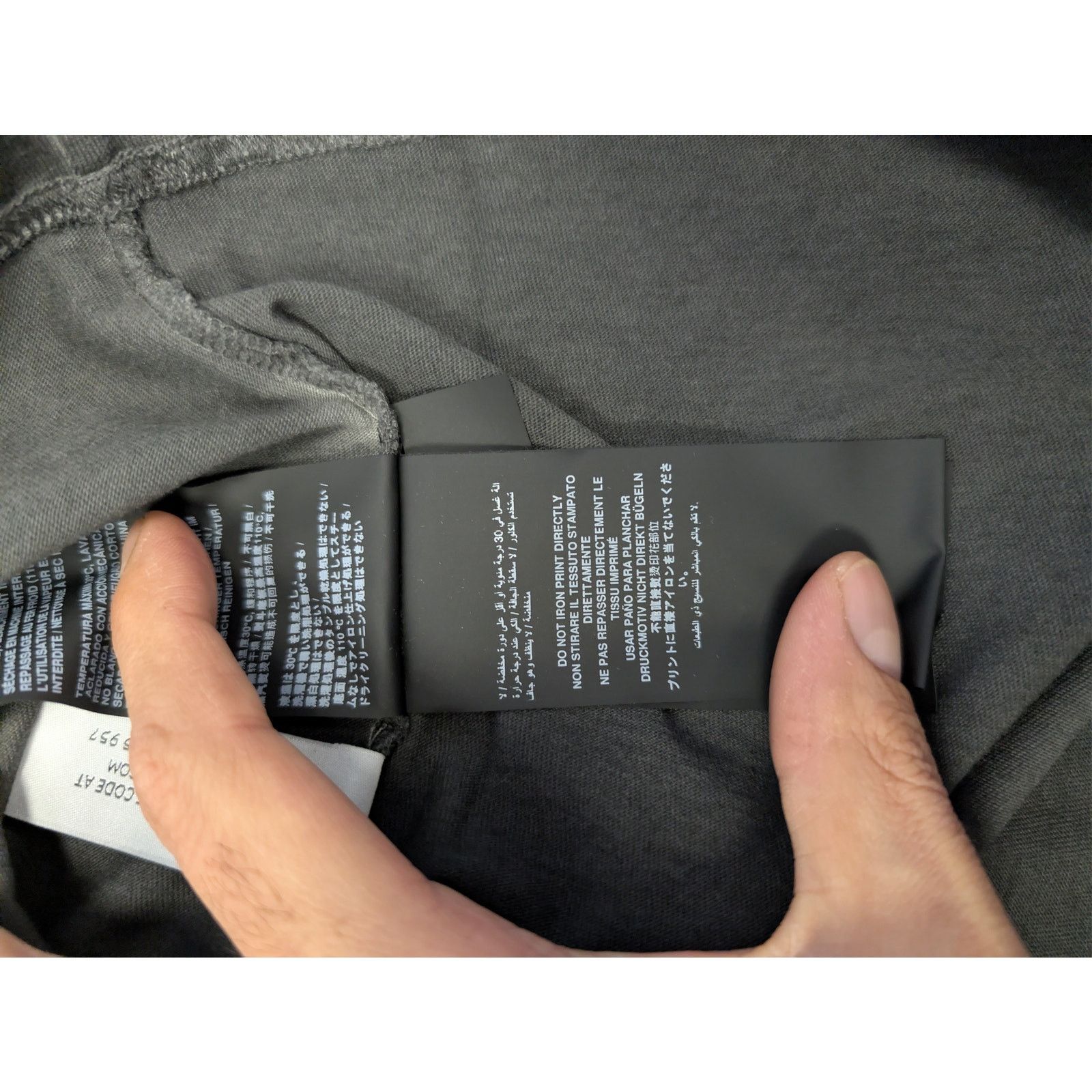 Palm Angels o1rshd1 Los Angeles Garment Dyed Sprayed T-Shirt in Black Size US S / EU 44-46 / 1 - 18 Thumbnail