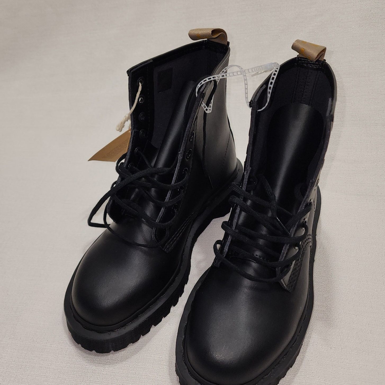 Dr. Martens Dr. Martens Vegan Leather ALL BLACK UNISEX US (7M) AND (8W) Size US 7 / EU 40 - 6 Thumbnail