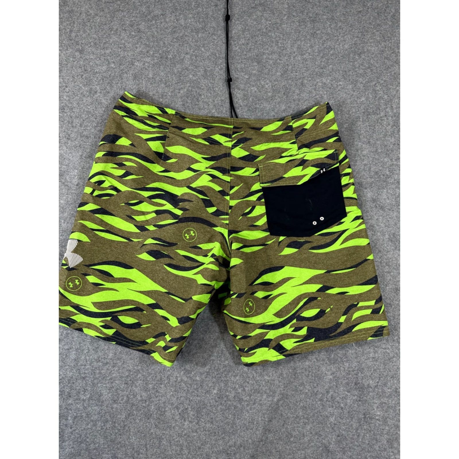 Under Armour Under Armour Board Shorts Mens 42 Green Camo Swim Trunks Heatgear Loose Fit Size US 42 / EU 58 - 7 Thumbnail
