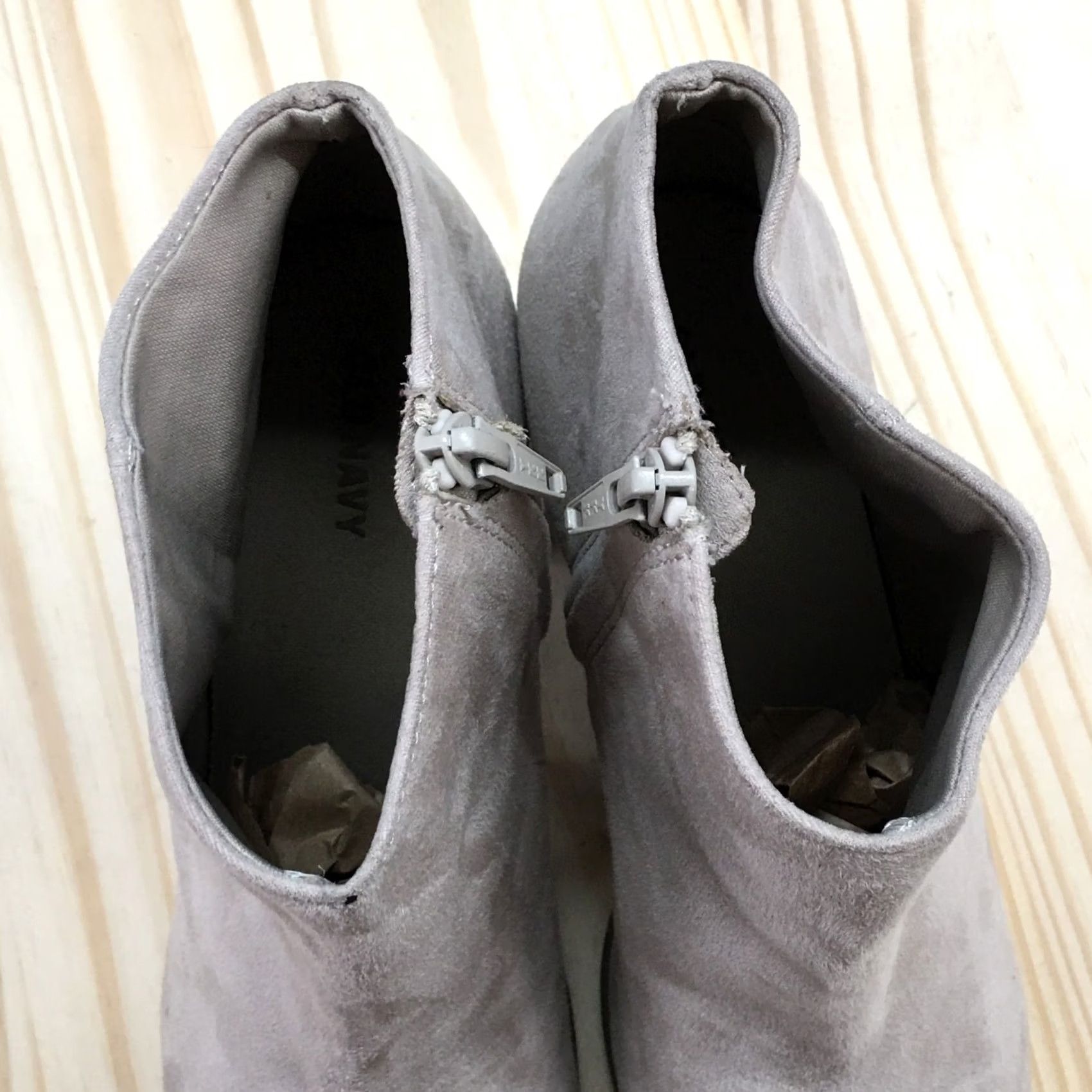 Old Navy Old Navy Boots Womens 9 Ankle Booties Beige Faux Suede Heel Zip Casual Bootie Size US 9 / IT 39 - 6 Thumbnail