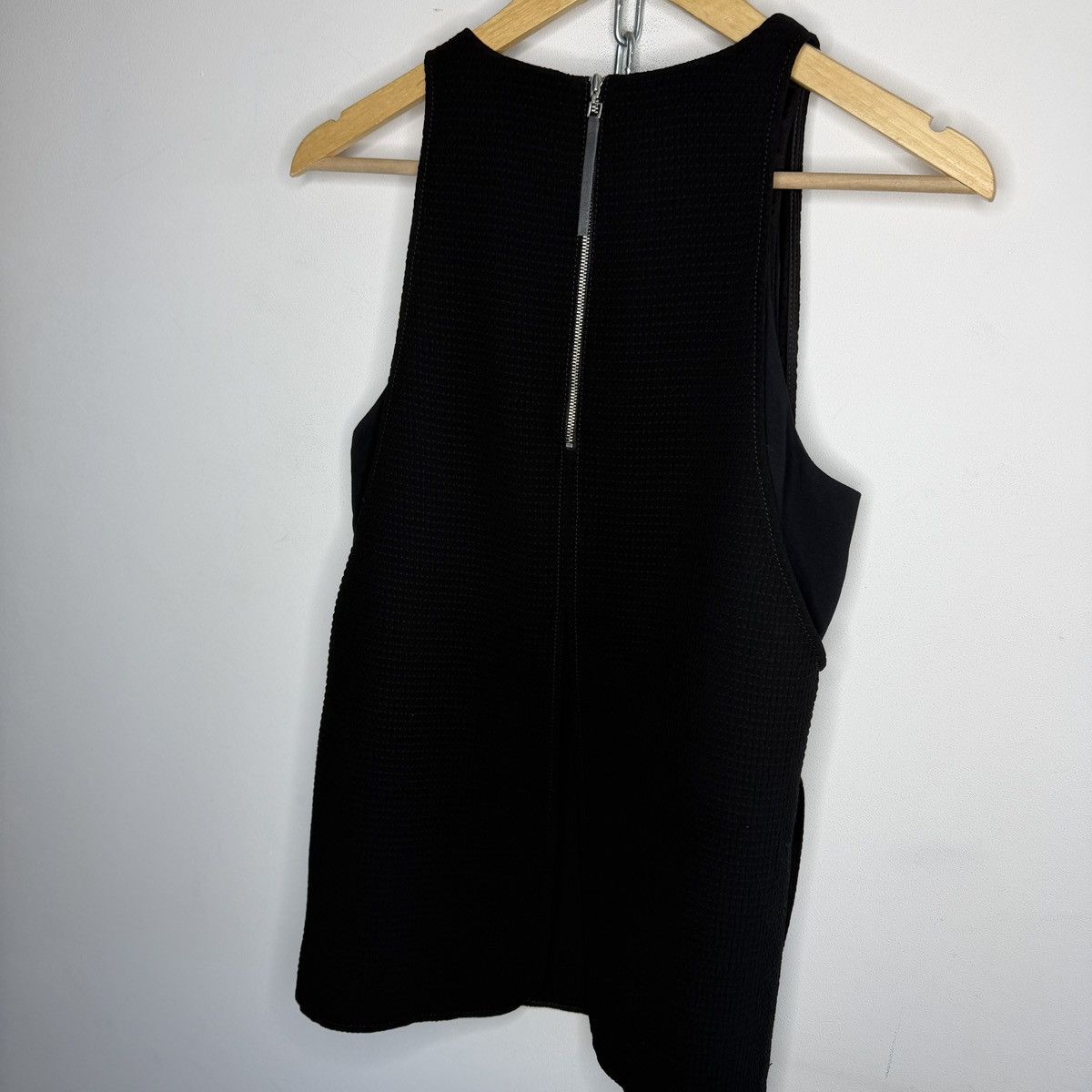 Helmut Lang Vintage Brand Helmut Lang Sleeveless Top 2000s Size M / US 6-8 / IT 42-44 - 7 Thumbnail