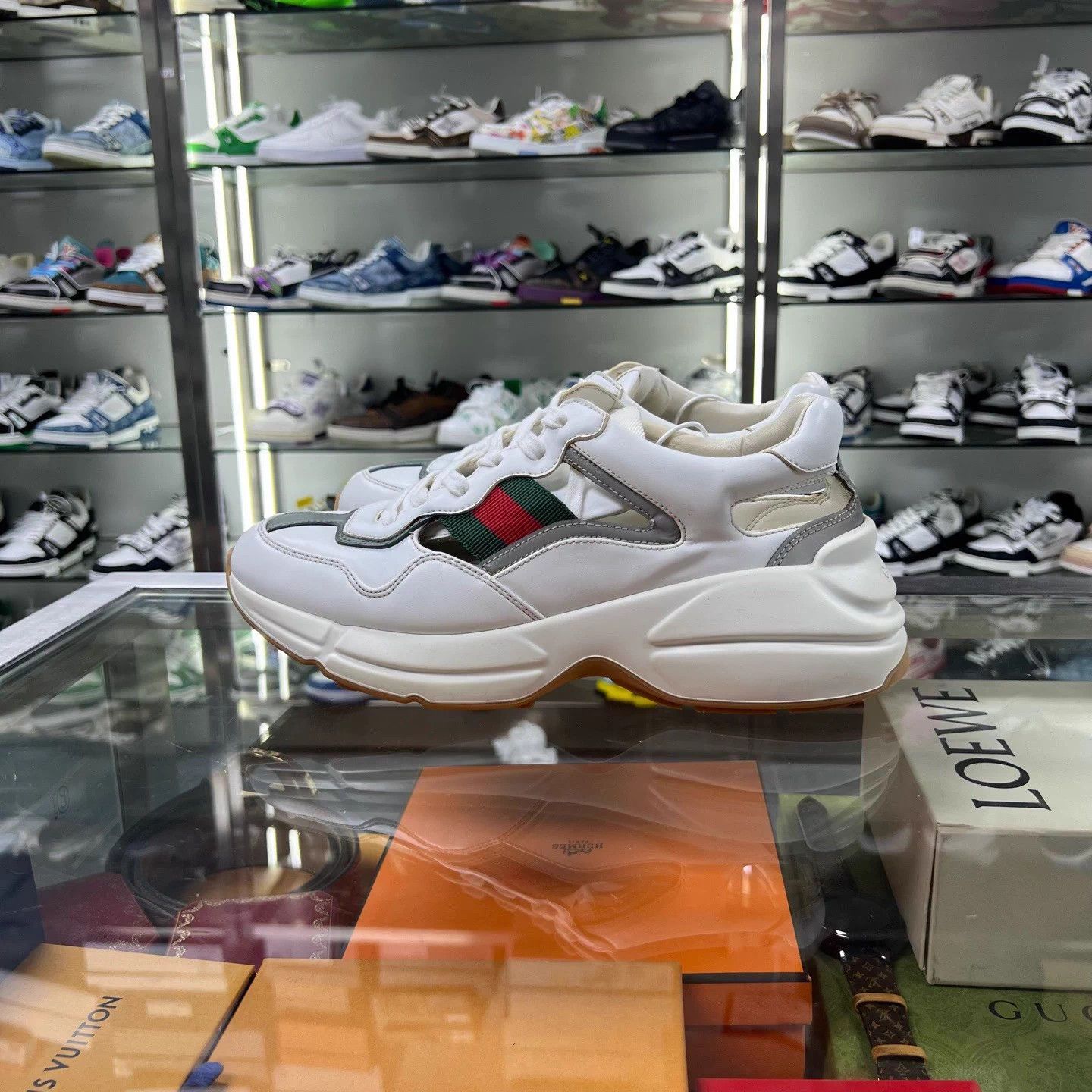 Gucci GUCCI Rhyton low top cutout dad shoe white UK7 Size US 8 / EU 41 - 3 Thumbnail