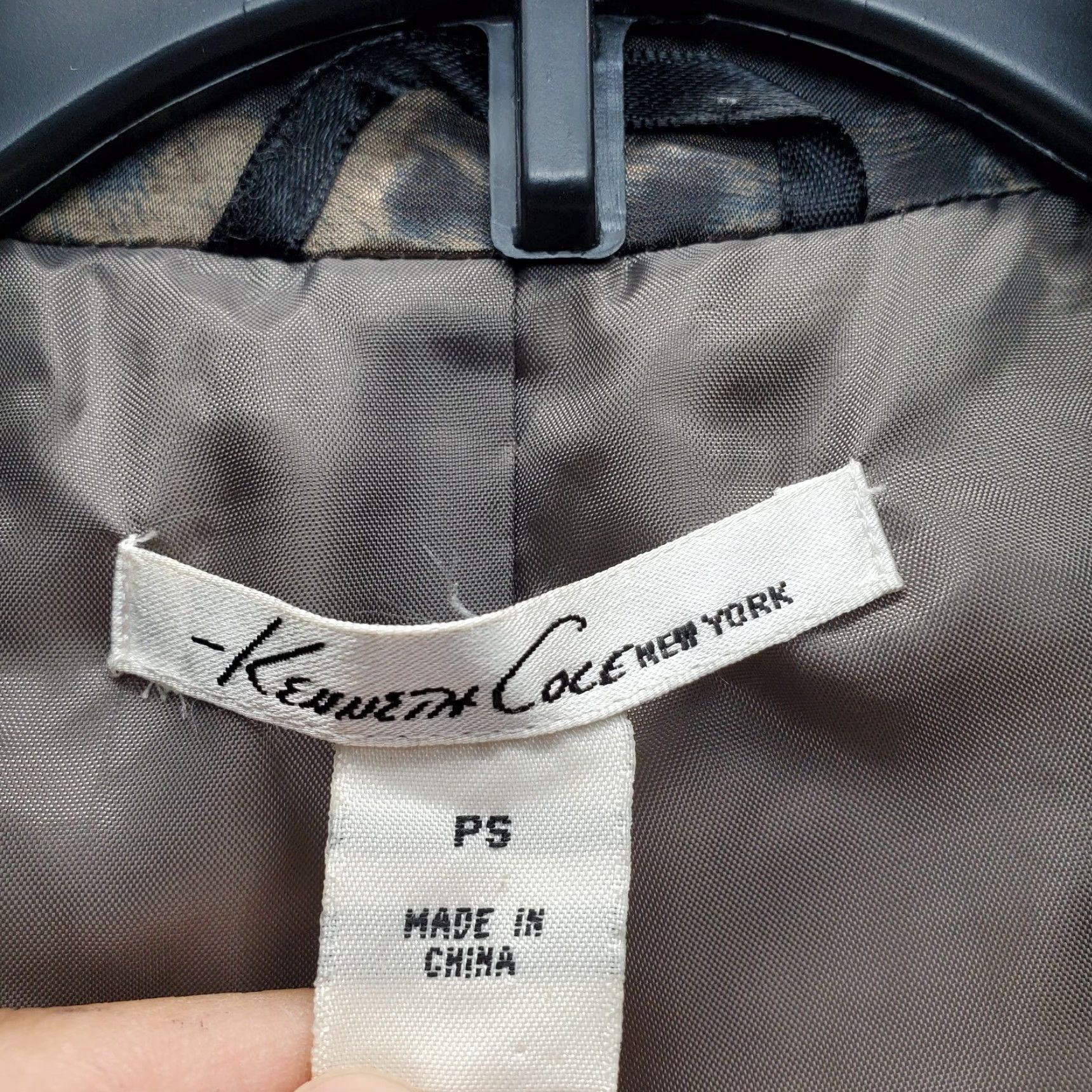 Kenneth Cole Kenneth Cole Puffer Vest Womens Petites S Multi Cheetah Print Sleeveless Full Zip Size S / US 4 / IT 40 - 5 Thumbnail