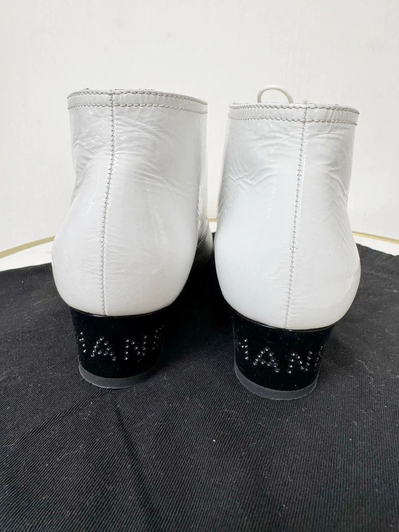 Chanel Chanel White and Black Ankle Boots Size 36 -2505 Size US 6 / IT 36 - 3 Thumbnail