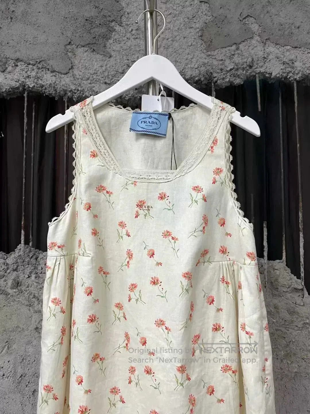 Prada floral print sleeveless dress by Prada. Size S / US 4 / IT 40 - 4 Thumbnail