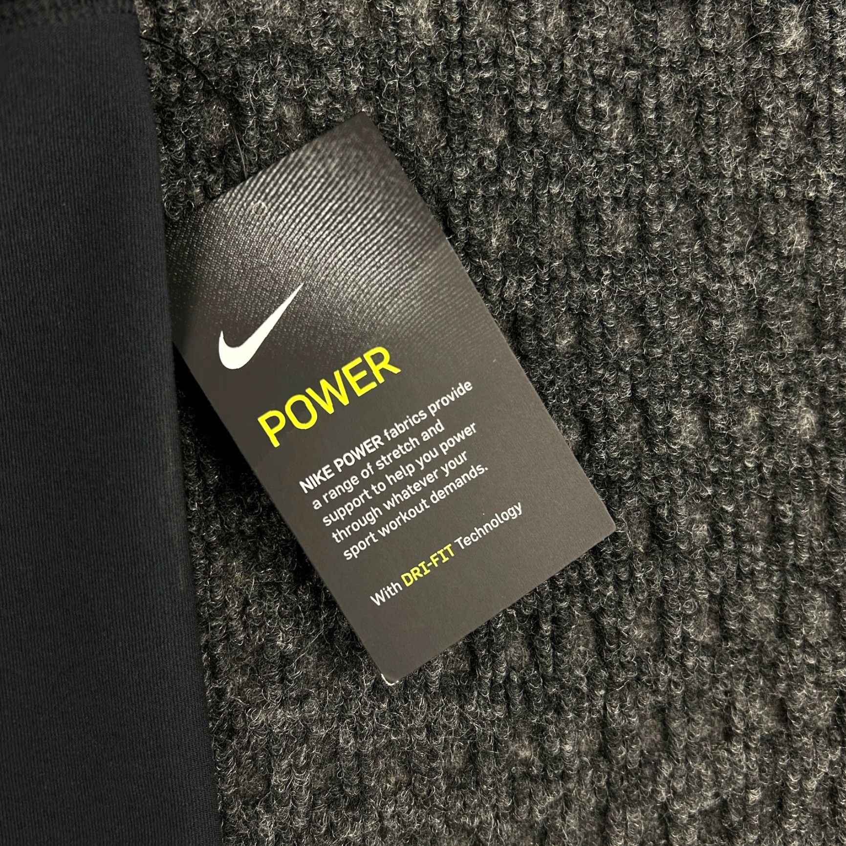 Nike VINTAGE Nike Sculpt Hyper High Rise Training Crop Leggings Womens XXL Dri Fit NEW Size 40" / US 18 - 4 Thumbnail