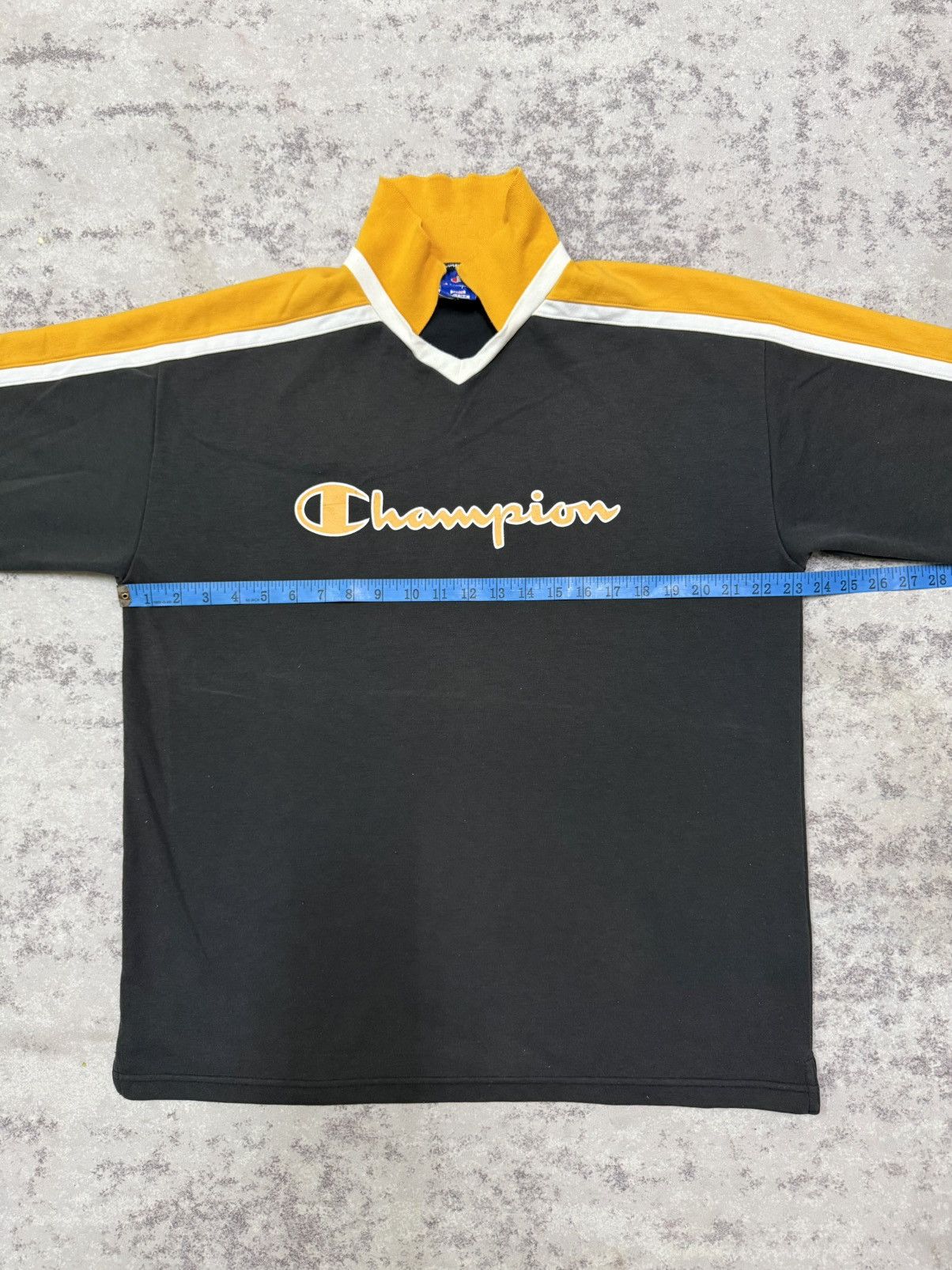 Champion Vintage Champion Spellout Logo Vneck Shortsleeve Tshirt Size US L / EU 52-54 / 3 - 14 Thumbnail