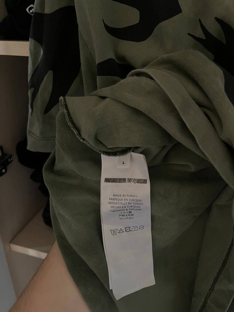 Alexander McQueen Rare Alexander McQueen Swallows Tee Size US L / EU 52-54 / 3 - 7 Thumbnail