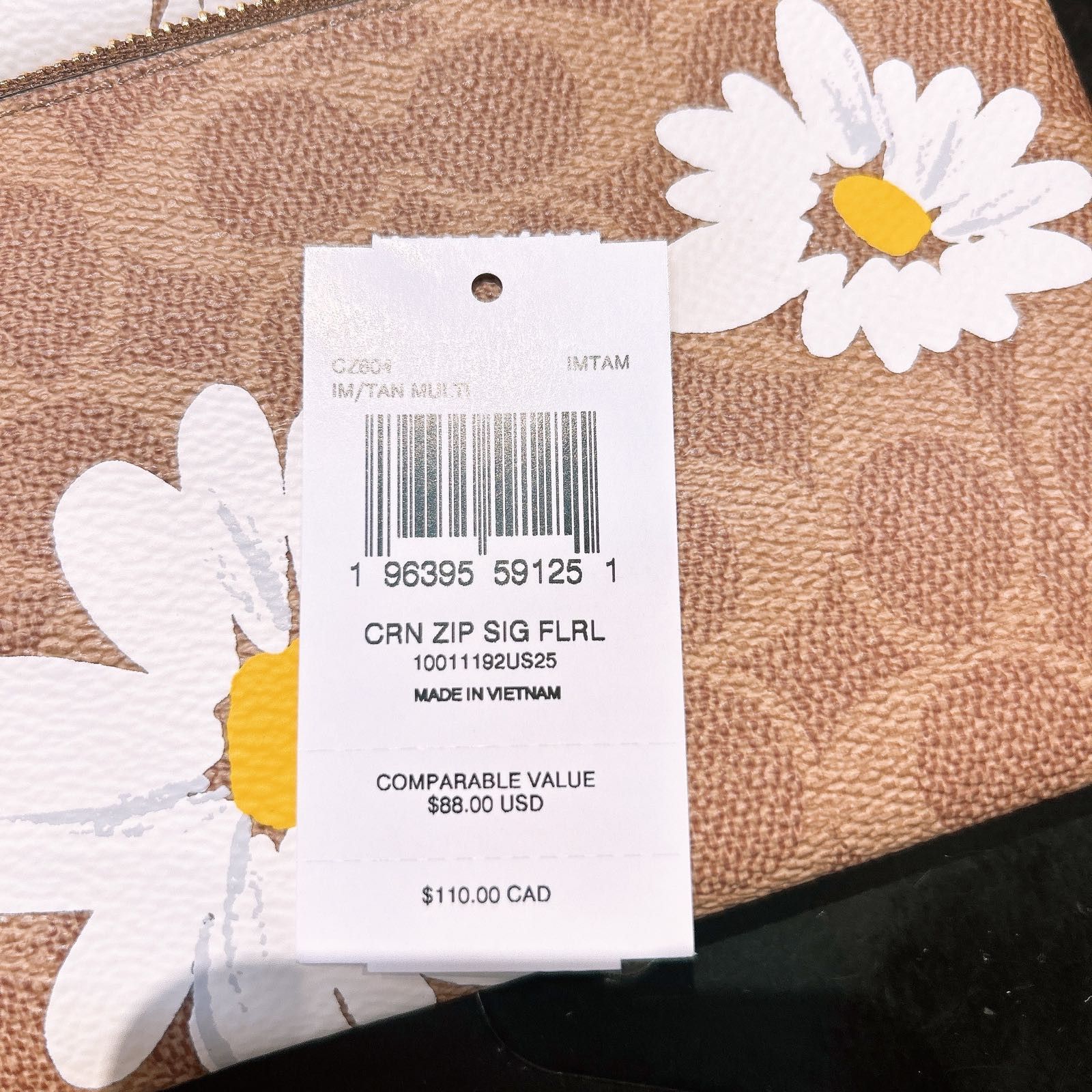 Coach Corner Zip Wristlet In Signature Canvas With Floral CZ604 Size ONE SIZE - 6 Thumbnail