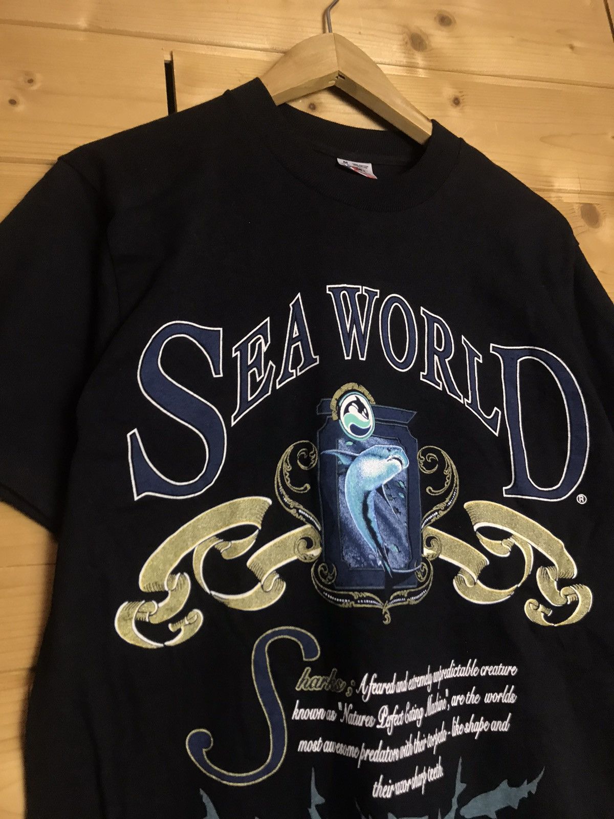 Vintage Vintage 90s Sea World shark made in USA single stitch shirt Size US M / EU 48-50 / 2 - 3 Thumbnail