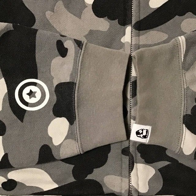 Bape 🔥NFS exclusive🔥 BAPE camo shark full zip hoodie APE NIGO Size US L / EU 52-54 / 3 - 7 Thumbnail