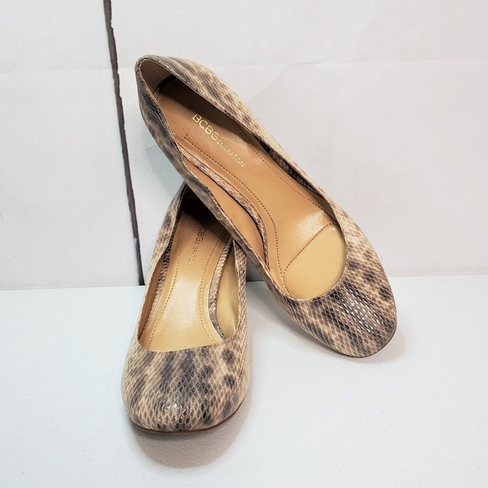 Designer BCBGeneration Gumby Faux Snake Print Leather Pumps 8.5 Size US 8.5 / IT 38.5 - 10 Thumbnail
