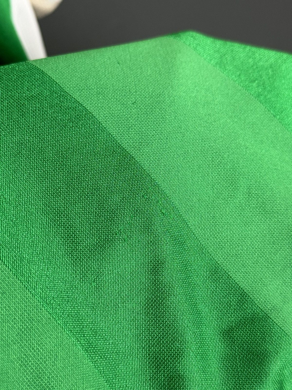 Umbro Republic of Ireland 16/18 Home Football Jersey Size US XL / EU 56 / 4 - 12 Thumbnail