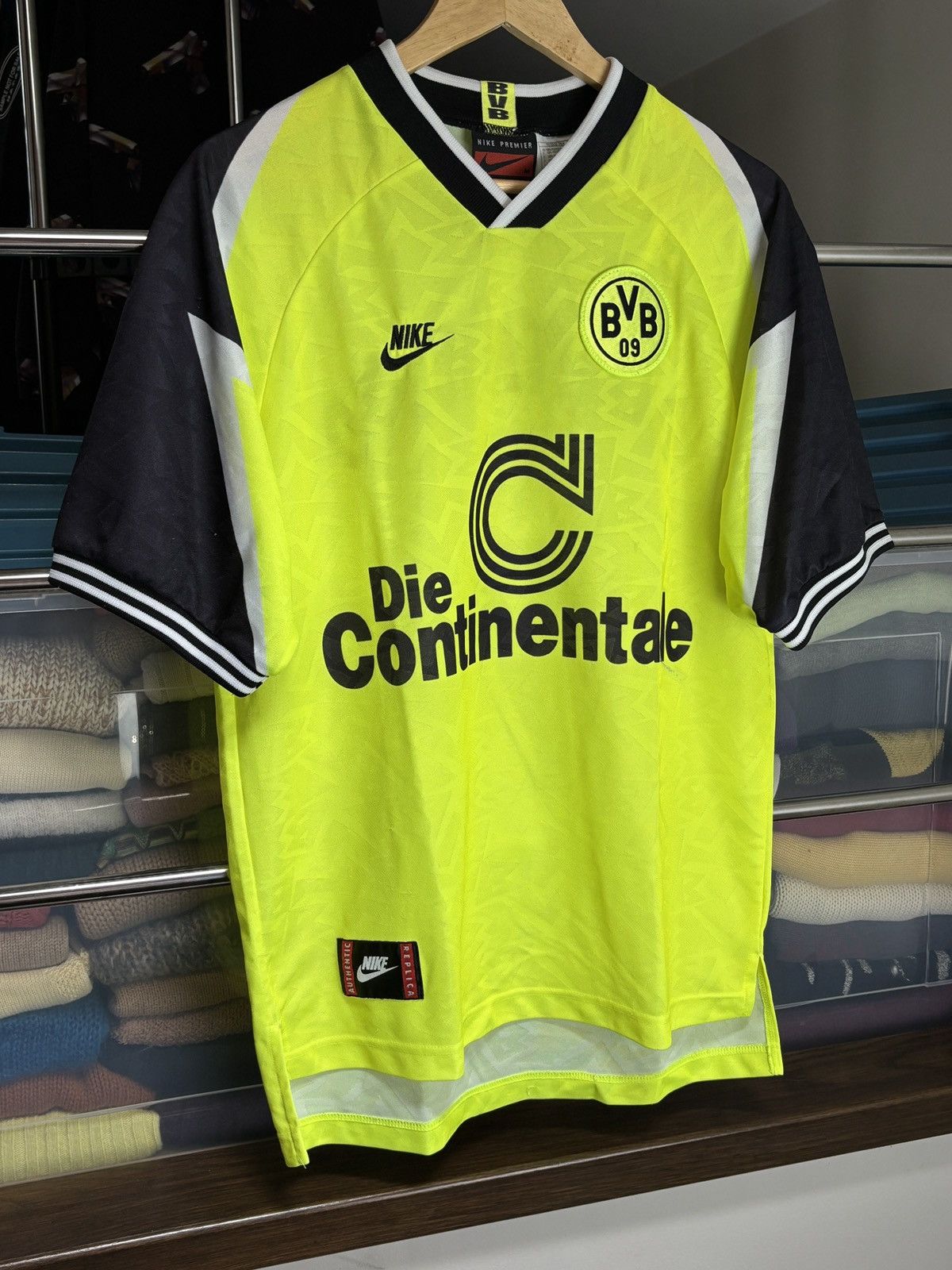 Nike 90s Nike #7 Reuter Borussia Dortmund BVB Soccer Jersey Size US M / EU 48-50 / 2 - 2 Thumbnail