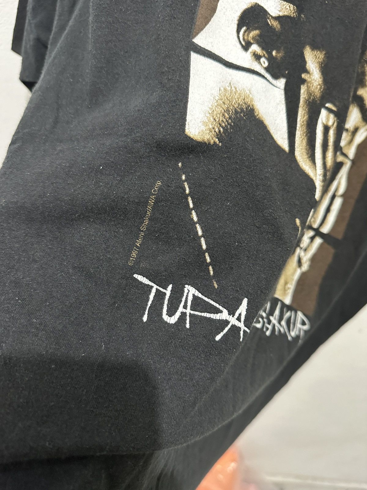 Vintage 90s Tupac tee Size US XL / EU 56 / 4 - 2 Thumbnail