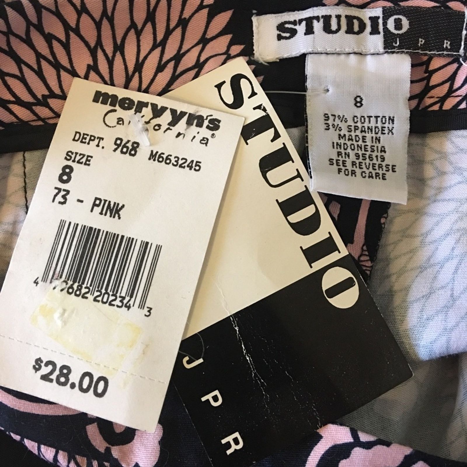 Other Studio JPR pink & black floral print cropped pants Size 30" / US 8 / IT 44 - 5 Thumbnail