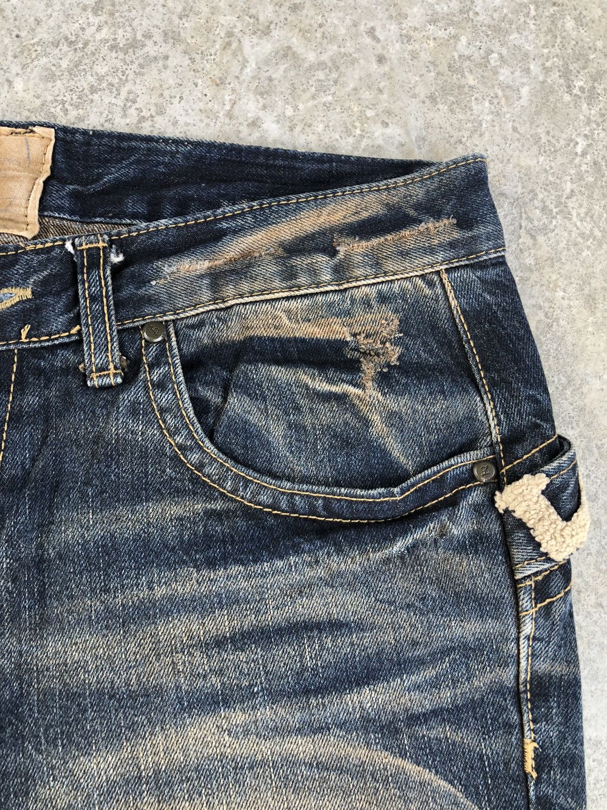 Japanese Brand Rare Yoshitomo Nara Lolita Dog Distressed Jeans Size US 34 / EU 50 - 15 Thumbnail