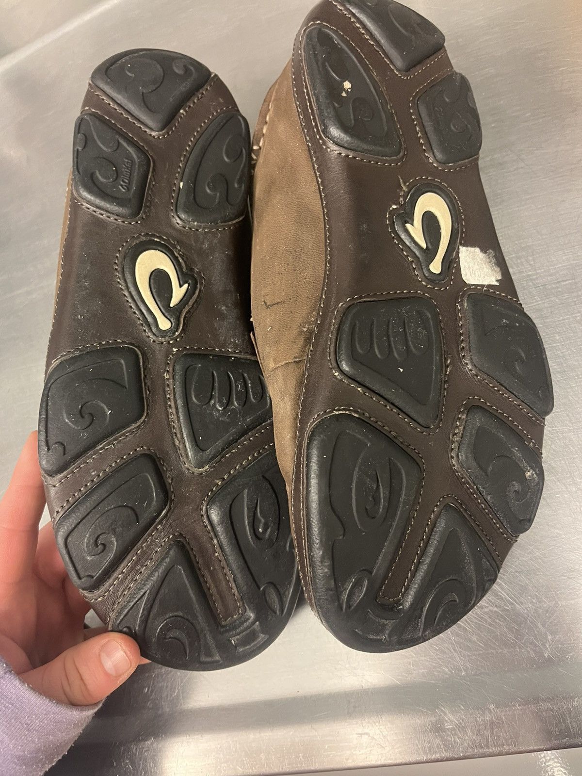 Olukai OluKai Moloa Men 9.5 Toffee Brown Leather Casual Slip Ons Size US 9.5 / EU 42-43 - 7 Thumbnail