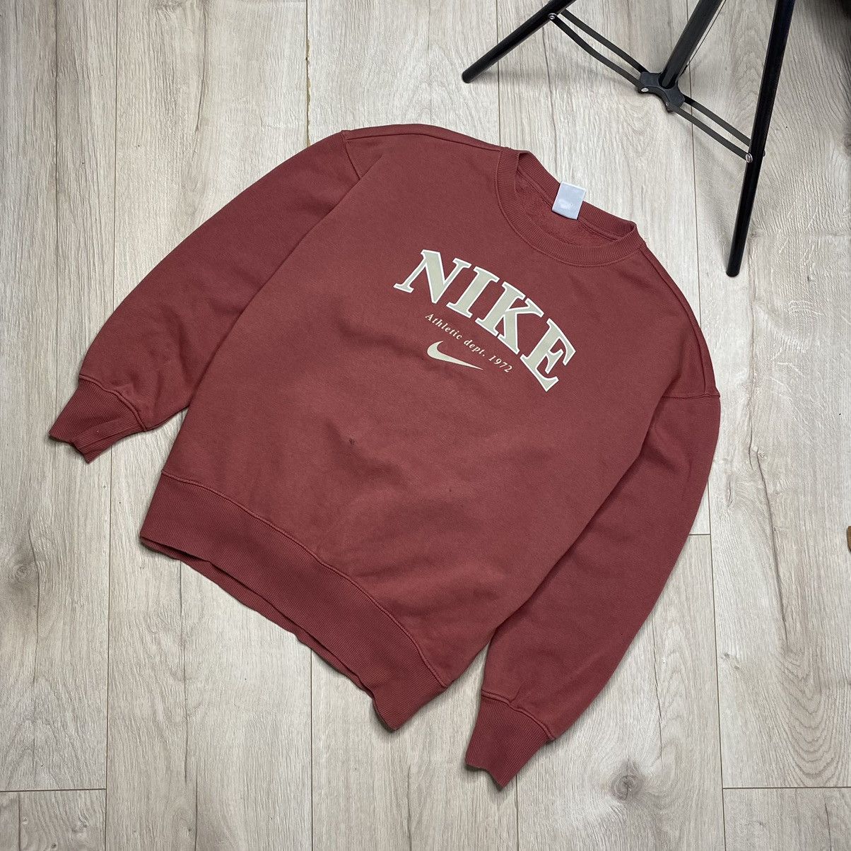 Vintage Men’s Nike Big Logo centre swoosh oversized sweatshirt Size US S / EU 44-46 / 1 - 1 Thumbnail