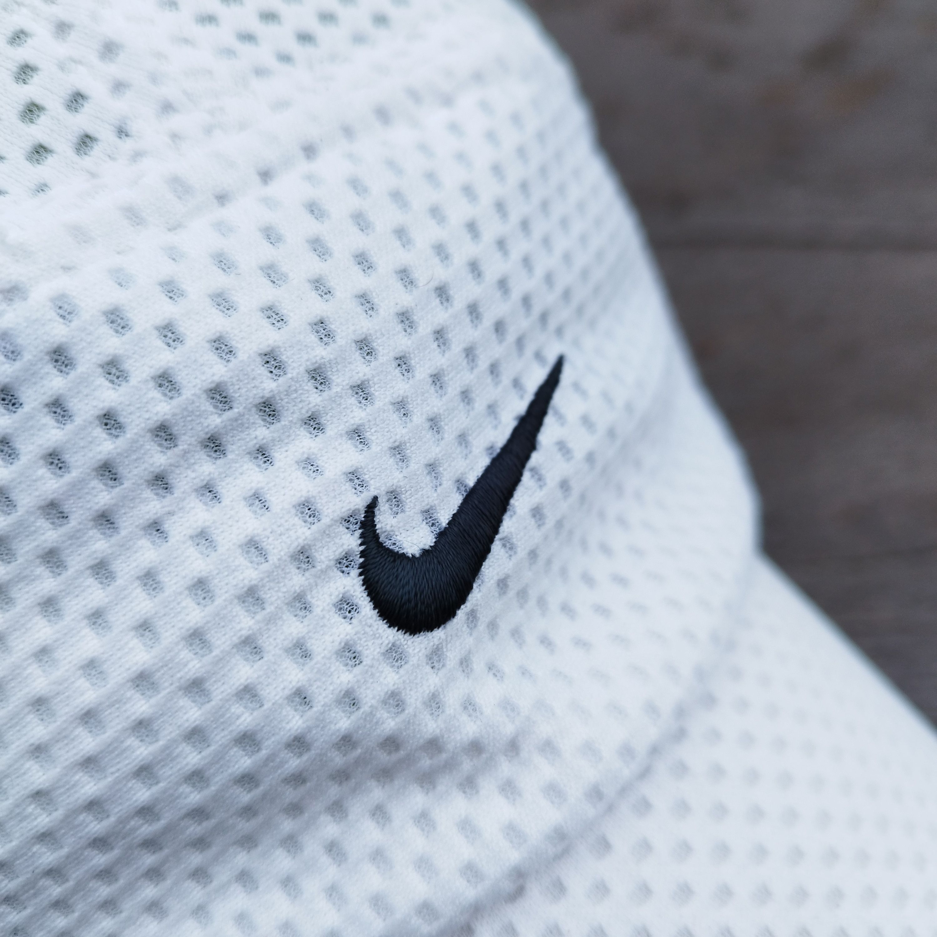 Nike Nike Mesh Running Cap Adjustable High-Visibility Ultralight Size ONE SIZE - 6 Thumbnail