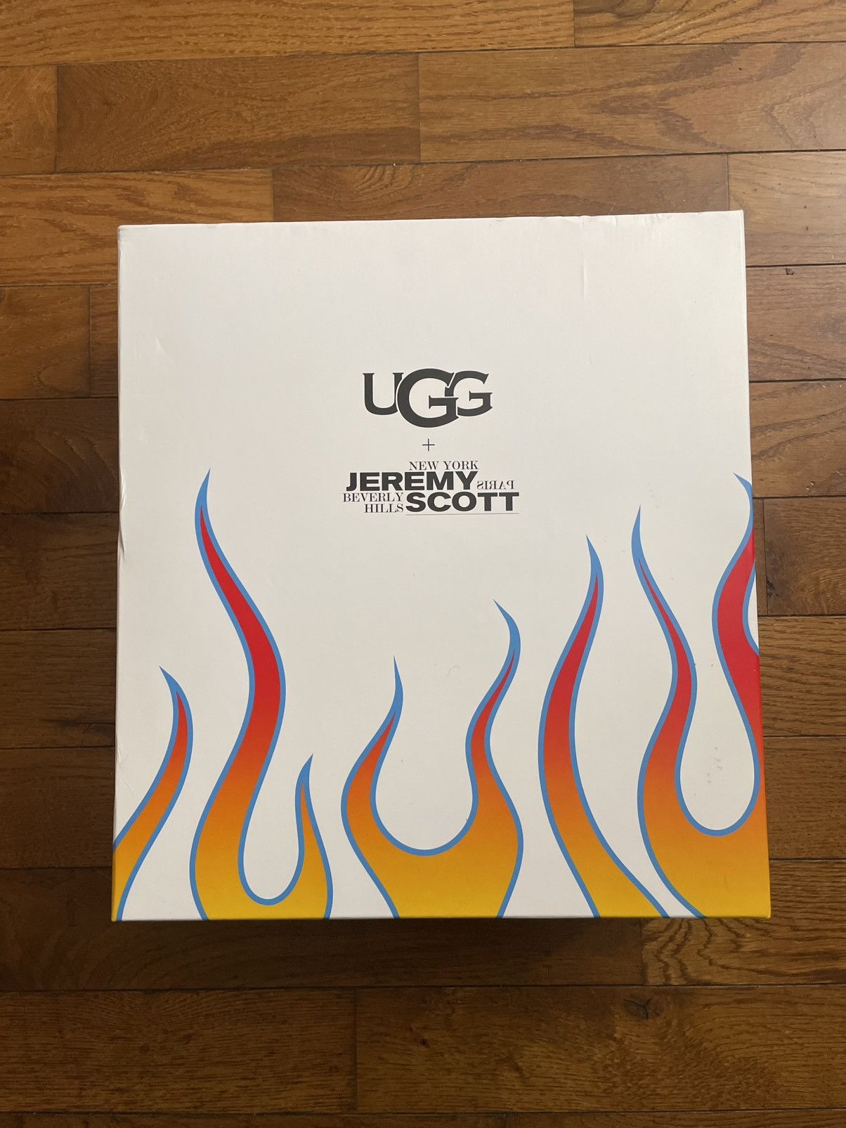 Jeremy Scott UGG Jeremy Scott Classic Short (2025) Size US 9 / EU 42 - 6 Thumbnail