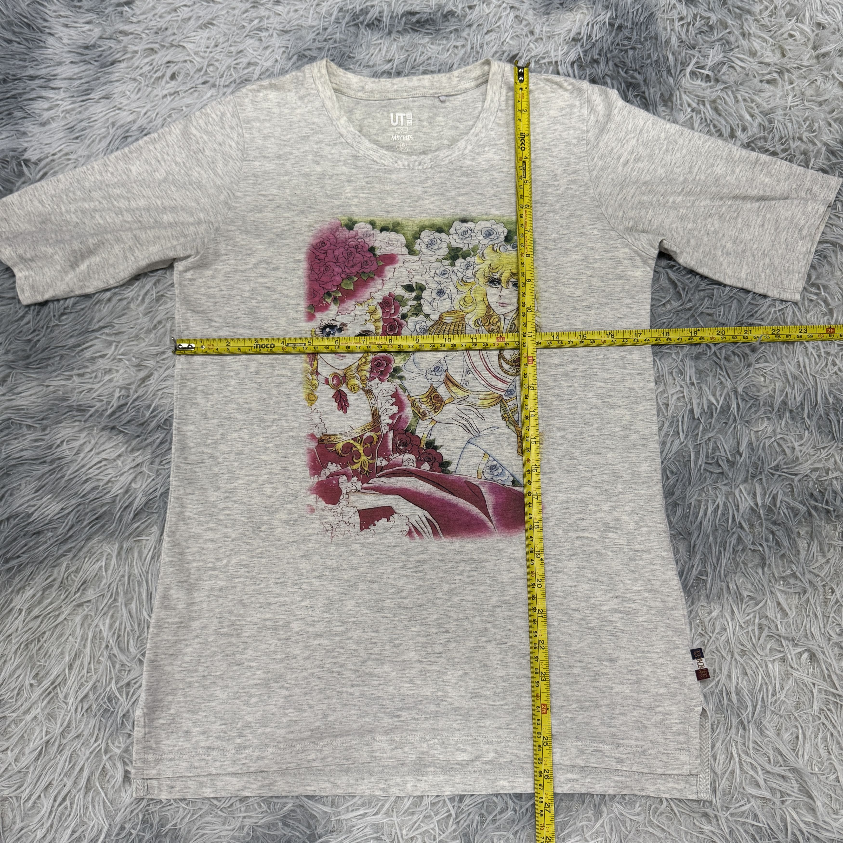 Uniqlo Uniqlo The Rose of Versailles Anime Tshirt Size US M / EU 48-50 / 2 - 6 Thumbnail